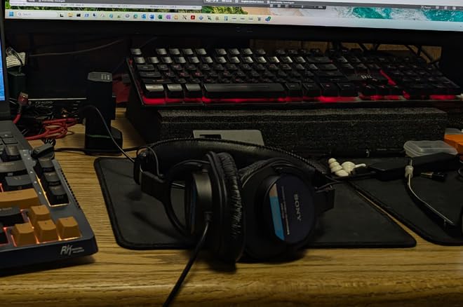 Sony MDR7506 Professional Large Diaphragm Headphone customer photo 1