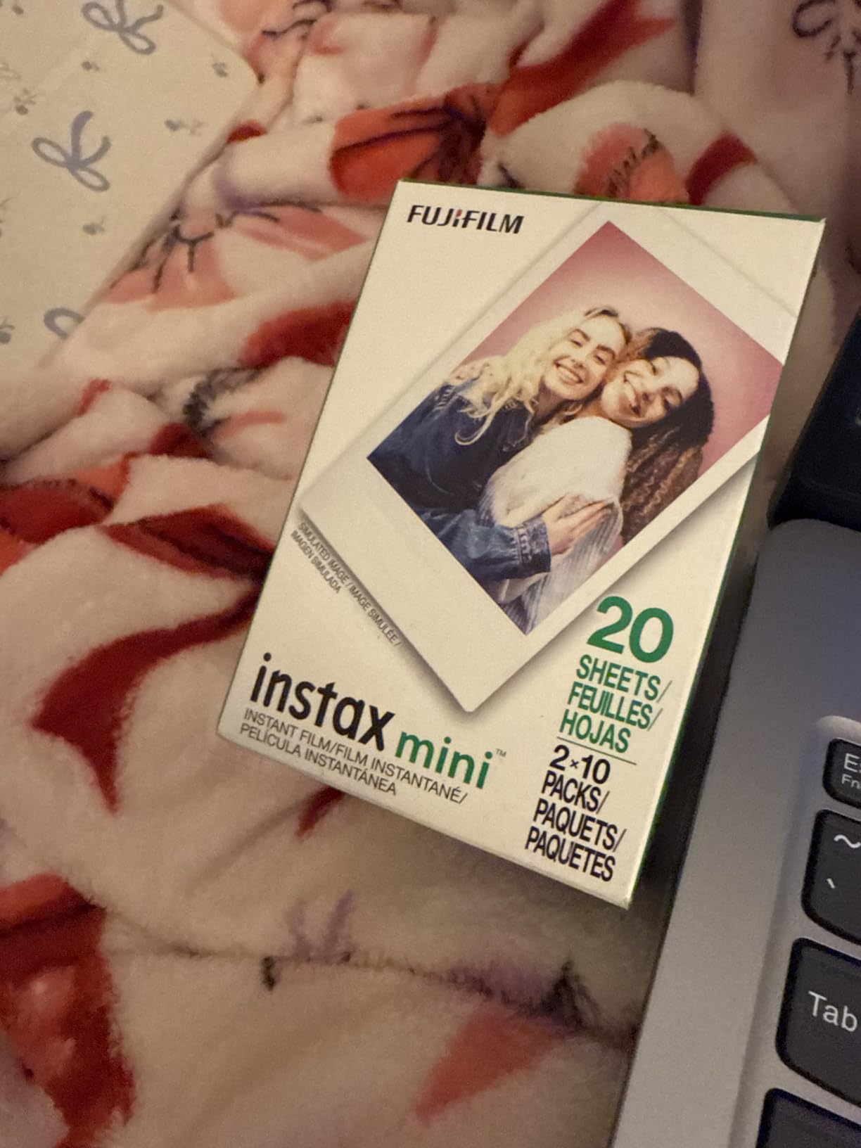 FUJIFILM Instax Mini Instant Film Twin Pack (White), 20 Photos customer photo 2