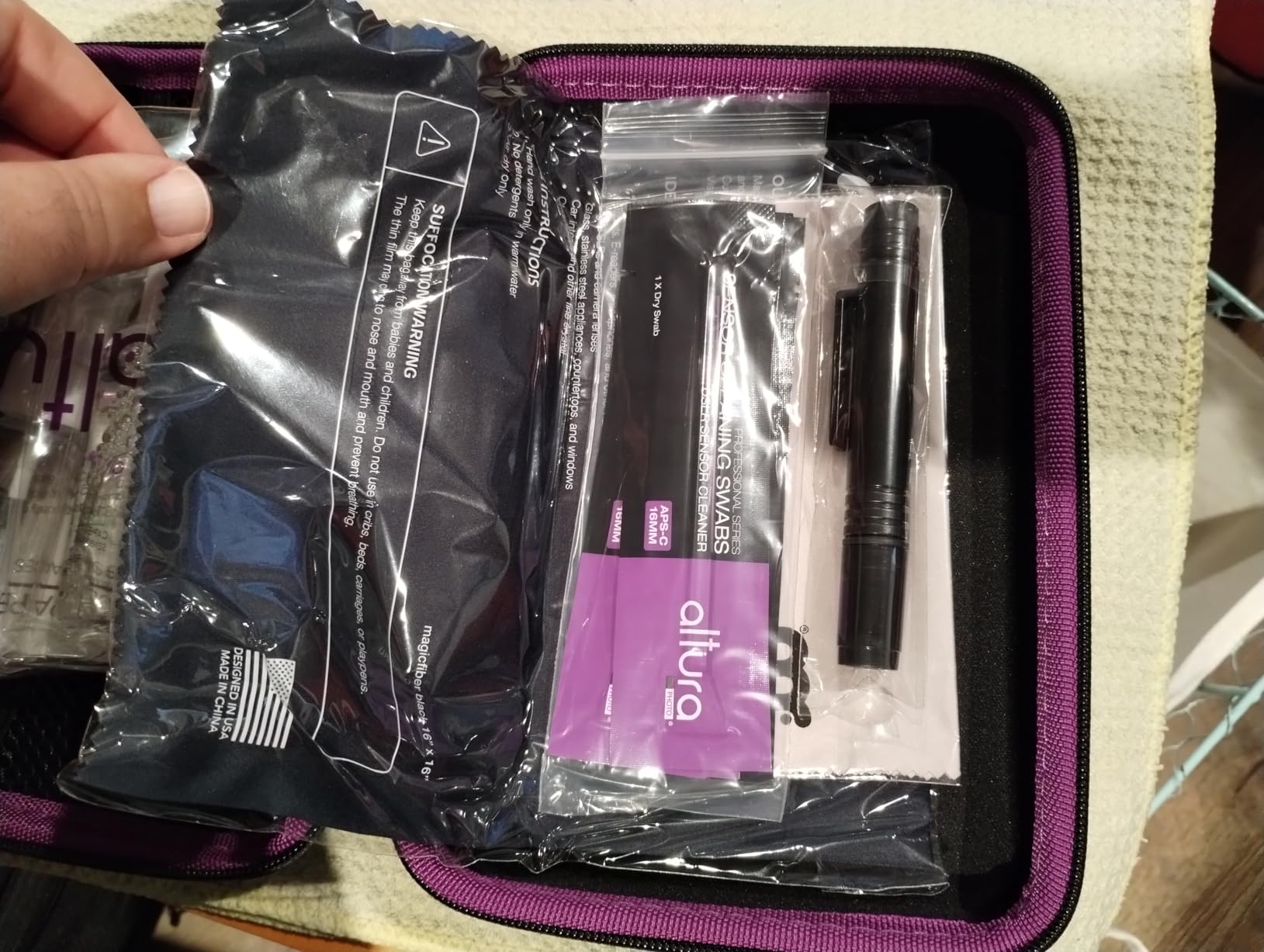 Altura Photo Professional Camera Cleaning Kit for APS-C DSLR & Mirrorless Cameras - Lens and Sensor Cleaner - Includes Case, Spray, Swabs, Blower, Brush, Tissue Paper - Customer Photo 3