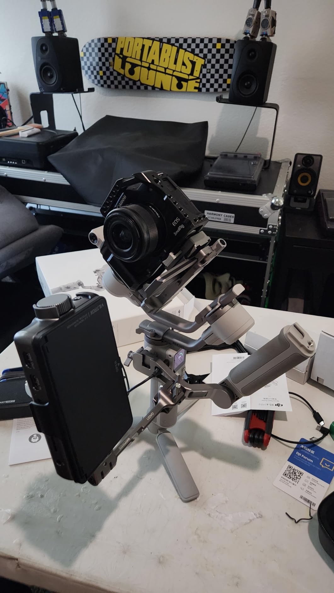 DJI RS 4 Mini, Gimbal Stabilizer for Cameras Canon/Sony/Panasonic/Nikon/Fujifilm, Auto Axis Locks, 2kg/4.4lbs Payload, Intelligent Tracking, Camera Gimbal, Camera Stabilizer, Native Vertical Shooting Customer Review DJI RS 4 Mini, Gimbal Stabilizer for Cameras Canon/Sony/Panasonic/Nikon/Fujifilm, Auto Axis Locks, 2kg/4.4lbs Payload, Intelligent Tracking, Camera Gimbal, Camera Stabilizer, Native Vertical Shooting - Customer Photo 2