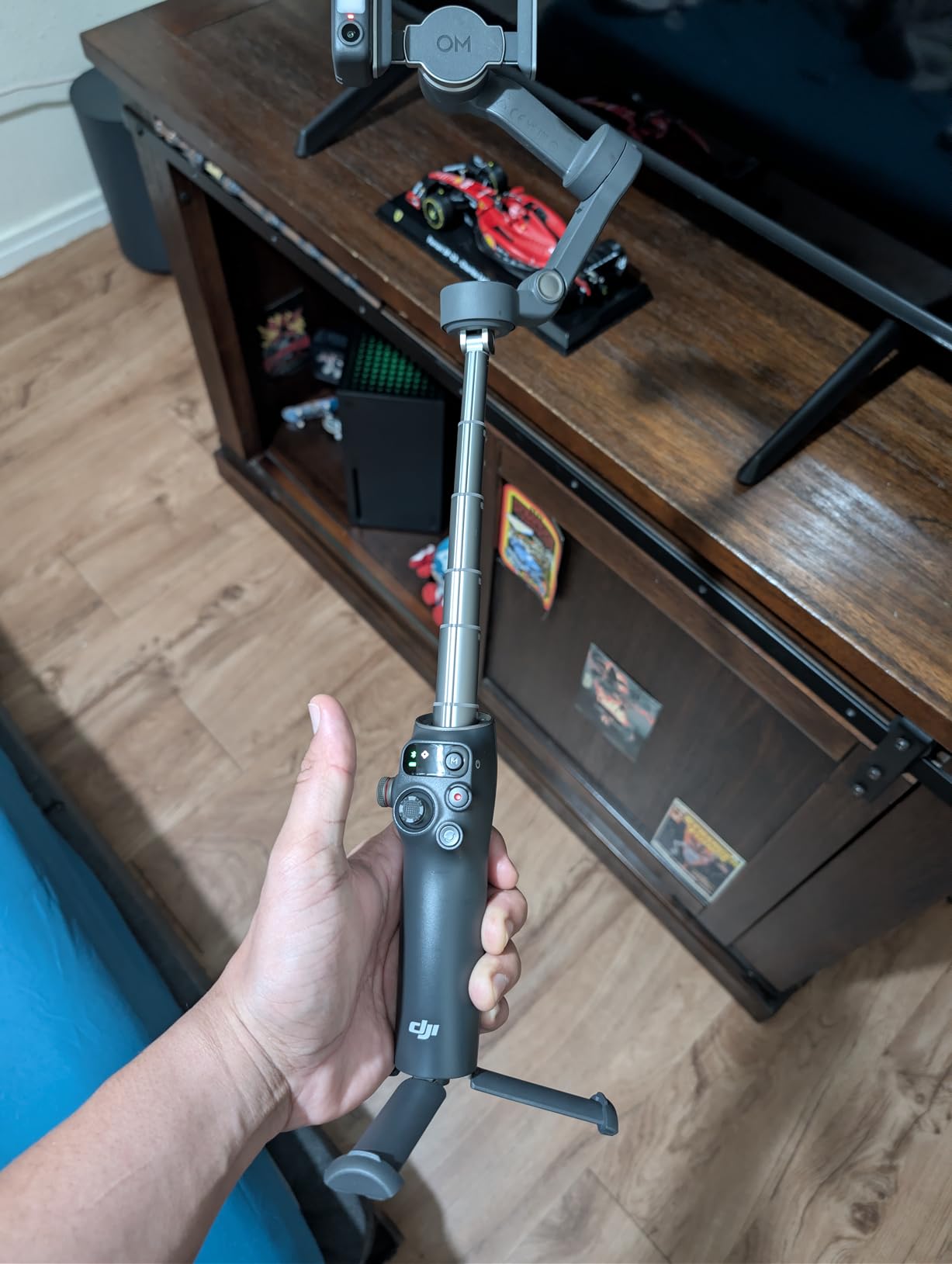 DJI Osmo Mobile 7P Gimbal Stabilizer for iPhone, Android, Native Tracking, Lighting, 3-Axis Phone Gimbal, Quick Launch, One-Tap Edit, Built-in Extension Rod & Tripod, 10hrs Use, Phone Charging Customer Review DJI Osmo Mobile 7P Gimbal Stabilizer for iPhone, Android, Native Tracking, Lighting, 3-Axis Phone Gimbal, Quick Launch, One-Tap Edit, Built-in Extension Rod & Tripod, 10hrs Use, Phone Charging - Customer Photo 3