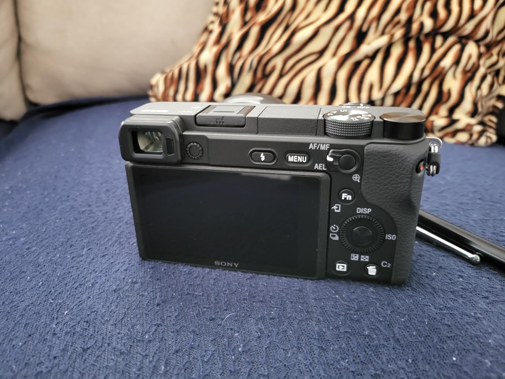 Sony Alpha a6400 Mirrorless Camera: Compact APS-C Interchangeable Lens Digital Camera with Real-Time Eye Auto Focus, 4K Video, Flip Screen & 16-50mm Lens - E Mount Compatible - ILCE-6400L/B customer photo 1
