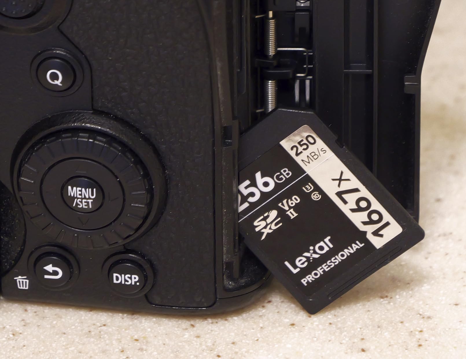 Lexar 128GB Professional 1667x SD Card, UHS-II, C10, U3, V60, Full HD, 4K, Up To 250MB/s Read SDXC Memory Card, for Professional Photographer, Videographer, Enthusiast (LSD128CBNA1667) Customer Review Lexar 128GB Professional 1667x SD Card, UHS-II, C10, U3, V60, Full HD, 4K, Up To 250MB/s Read SDXC Memory Card, for Professional Photographer, Videographer, Enthusiast (LSD128CBNA1667) - Customer Photo 4