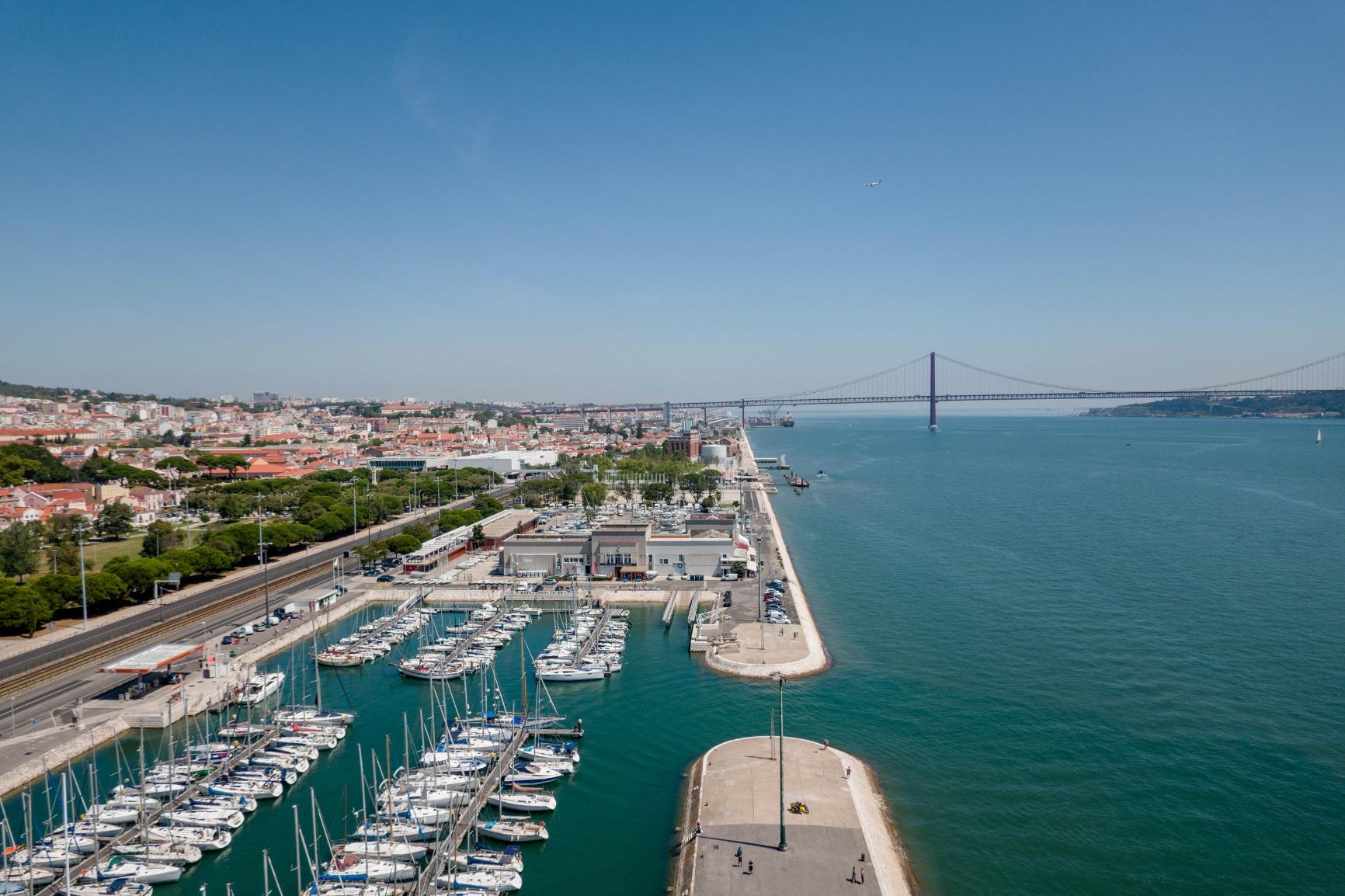 Sony RX100 VII Premium Compact Camera with 1.0-type stacked CMOS sensor (DSCRX100M7) - Customer Photo 4