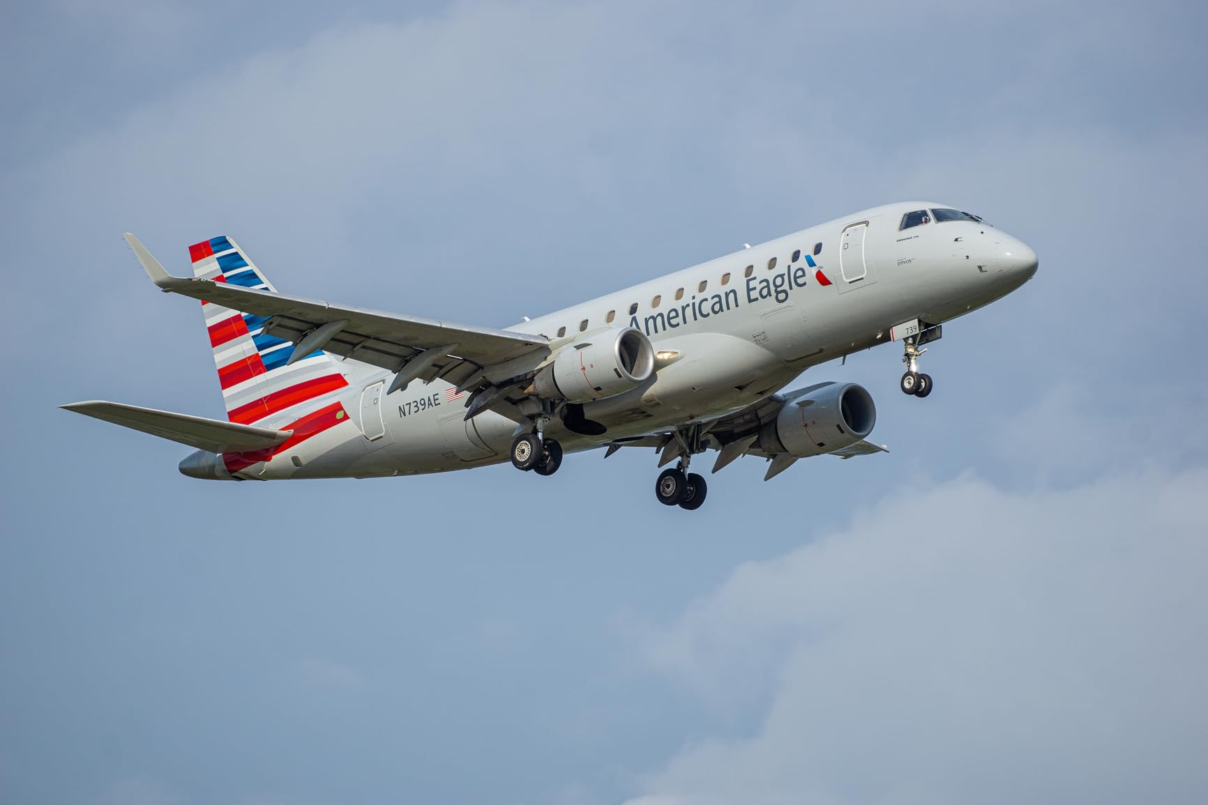 Tamron 70-300mm F/4.5-6.3 Di III RXD for Sony Mirrorless Full Frame/APS-C E-Mount (Tamron 6 Year Limited USA Warranty), Black - Customer Photo 1