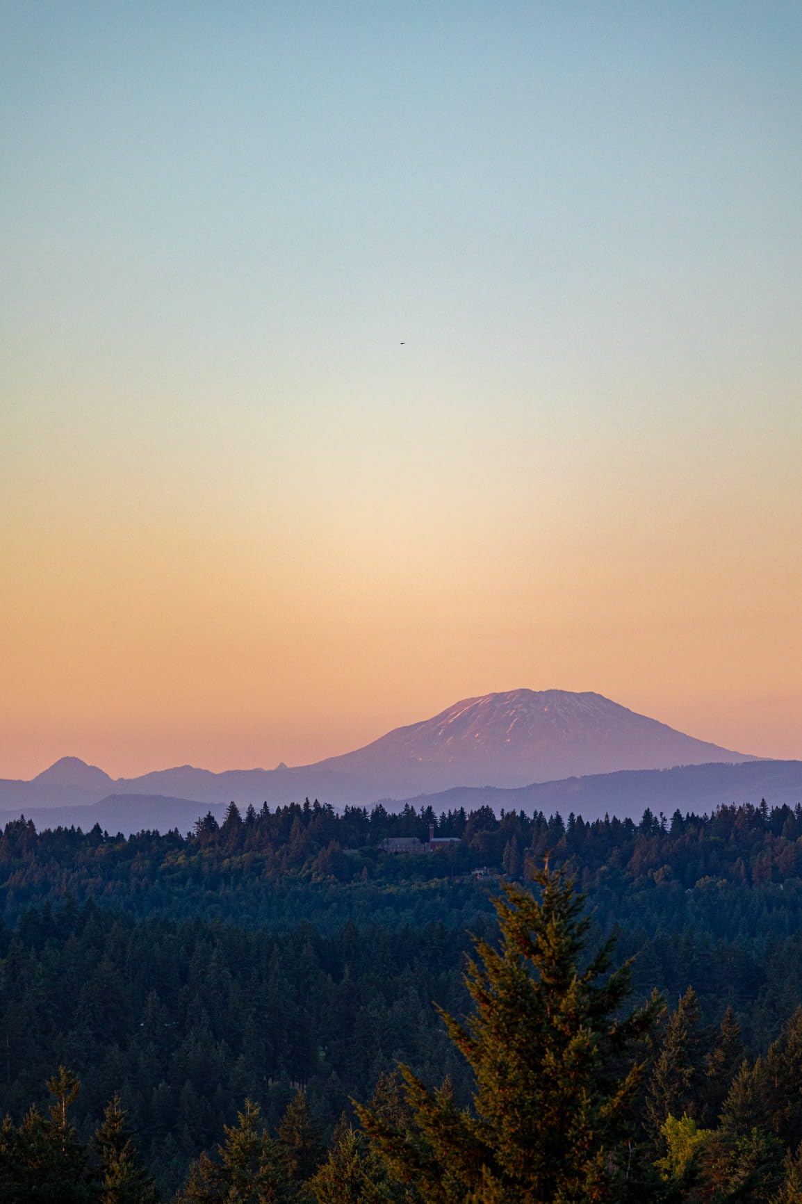 RF70-200mm F4 L is USM Lens, Telephoto Zoom Lens, Compatible with EOS R Series Mirrorless Cameras, White Customer Review RF70-200mm F4 L is USM Lens, Telephoto Zoom Lens, Compatible with EOS R Series Mirrorless Cameras, White - Customer Photo 1