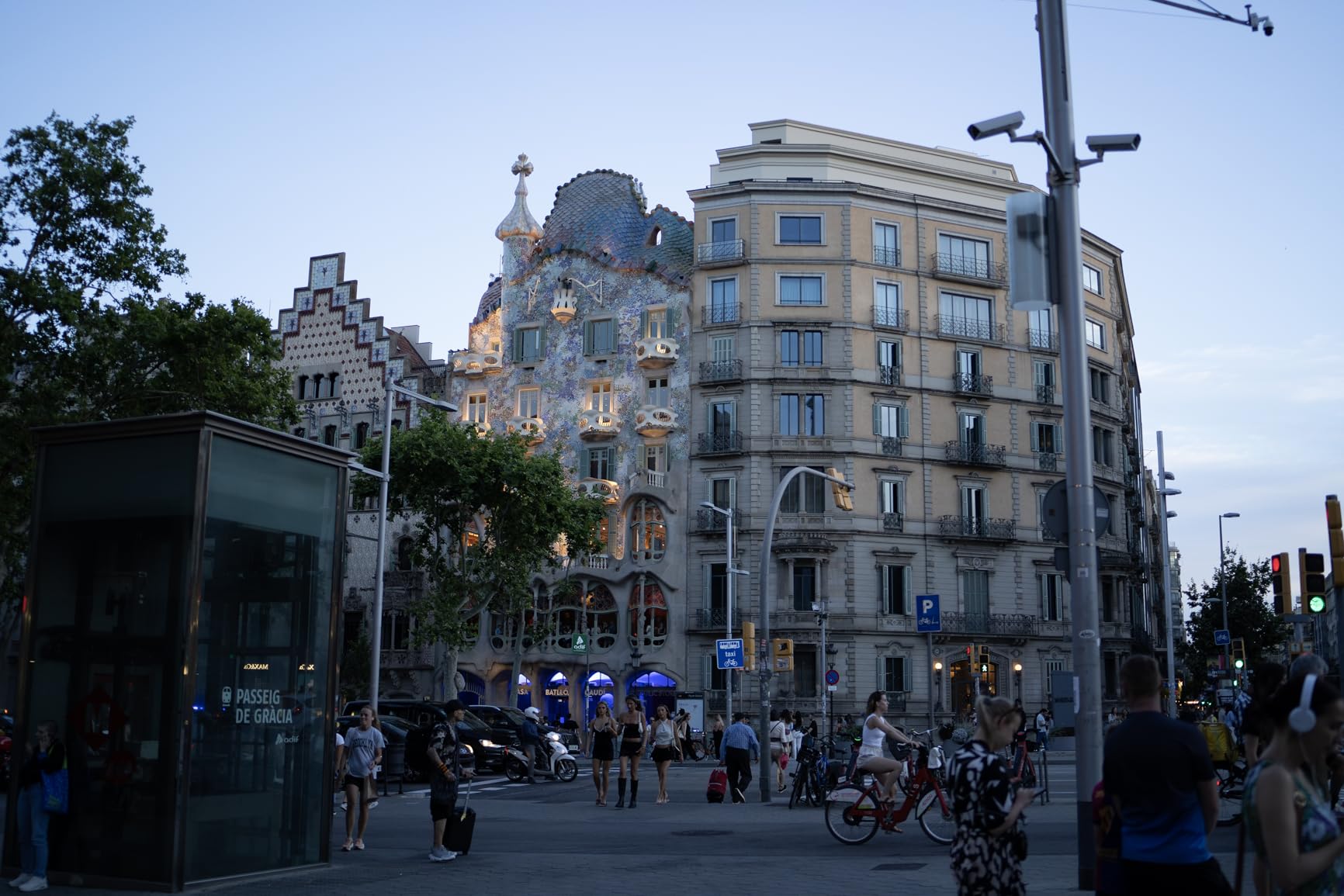 Rokinon AF 35mm F1.8 Auto Focus Full Frame Lens for Sony E - Customer Photo 1