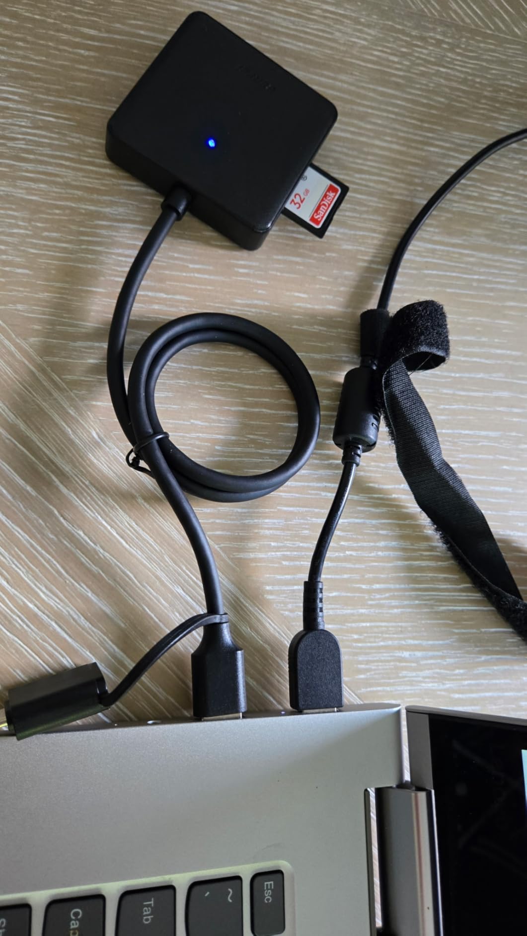 Memory Card Reader, BENFEI 4in1 USB 3.0 and USB-C to SD Micro SD MS CF Card Reader Adapter, 4 Cards Simultaneously Read and Write, Compatible with iPhone 15 Series, MacBook Pro/Air 2023, and More customer photo 1