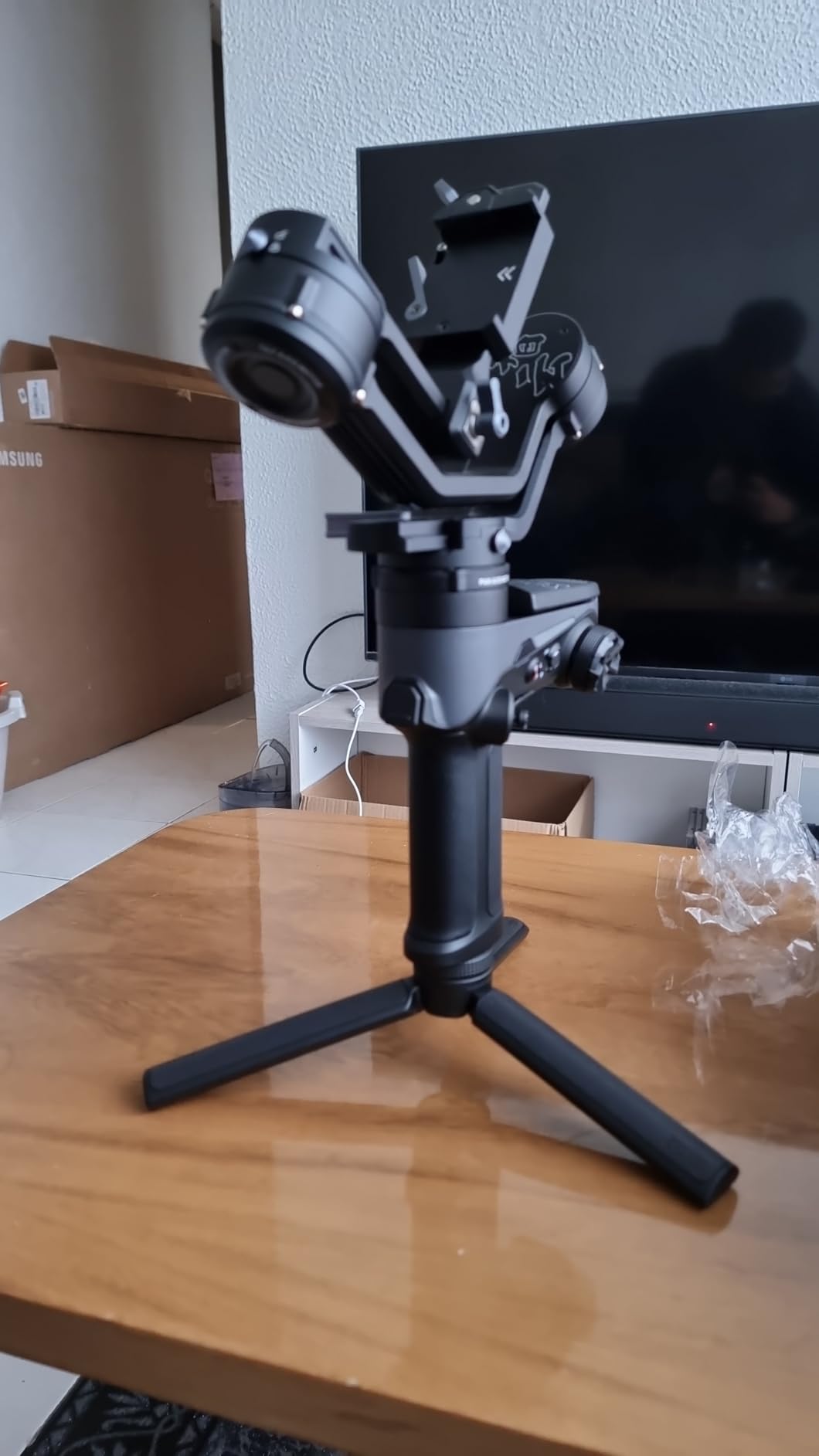 ZHIYUN Weebill 2, 3-Axis Gimbal Stabilizer for DSLR and Mirrorless Camera, Nikon Sony Panasonic Canon Fujifilm BMPCC 6K, Full-Color Touchscreen, PD Fast Charge - Customer Photo 1