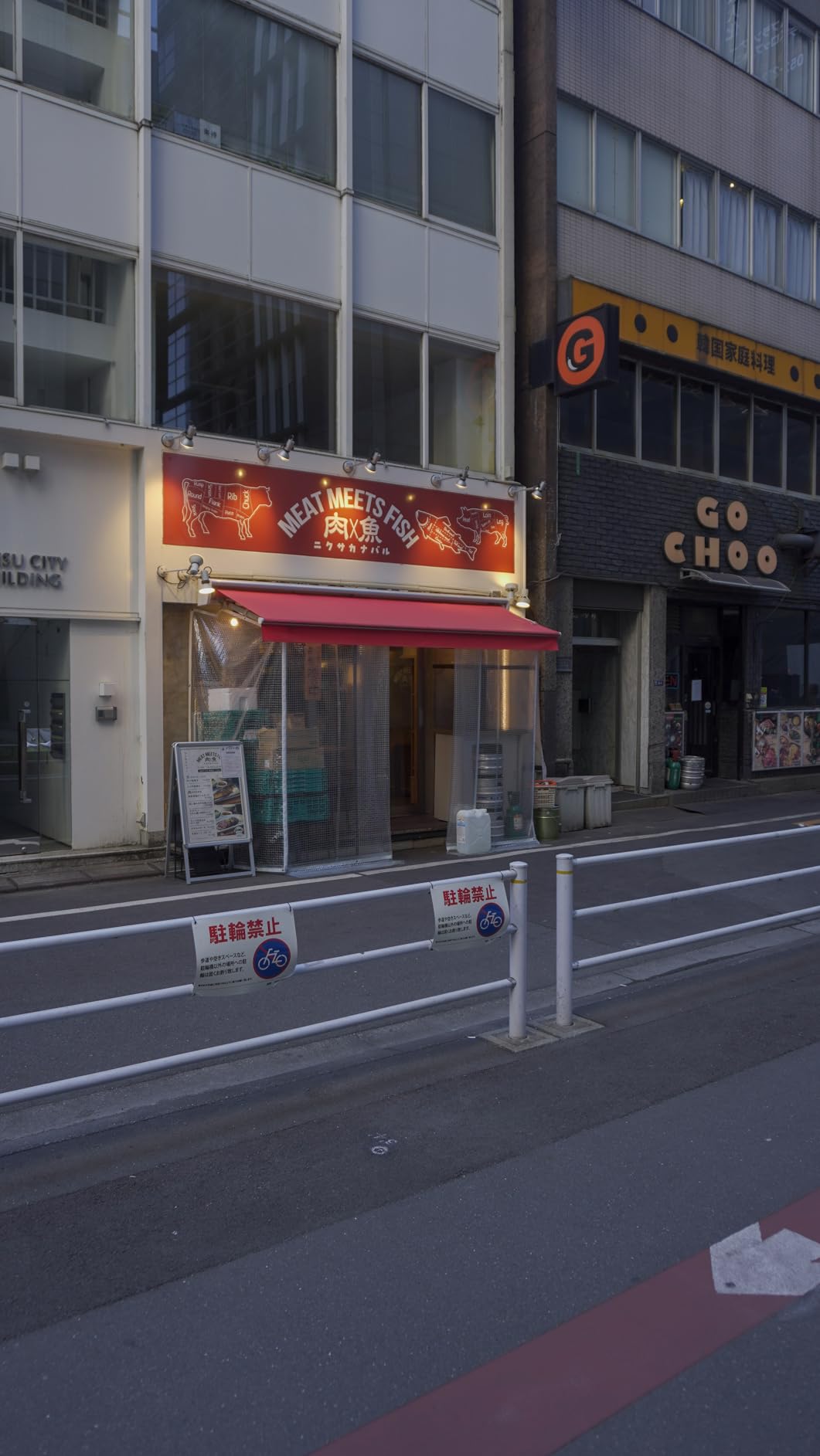 Sony Alpha ZV-E10 - APS-C Interchangeable Lens Mirrorless Vlog Camera - Black - Customer Photo 4