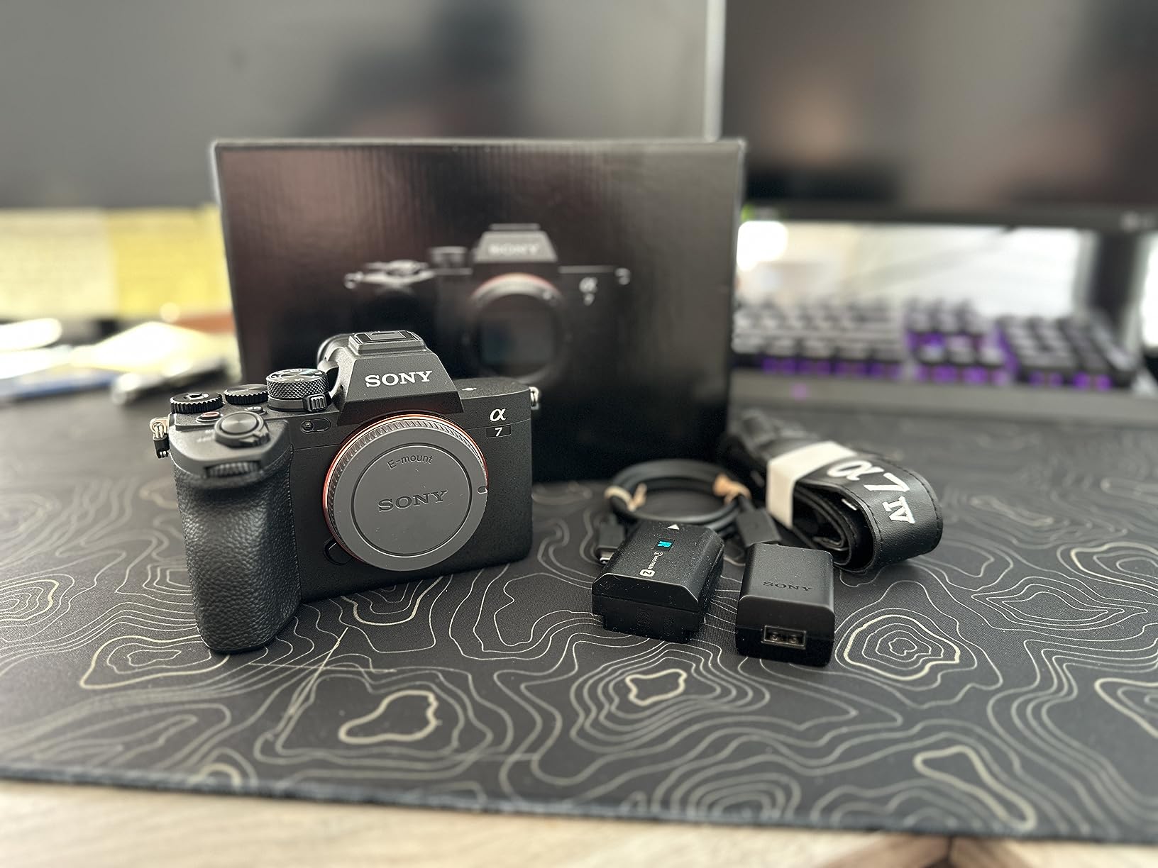 Sony Alpha 7 IV Full-frame Mirrorless Interchangeable Lens Camera with 28-70mm Zoom Lens Kit - Customer Photo 4