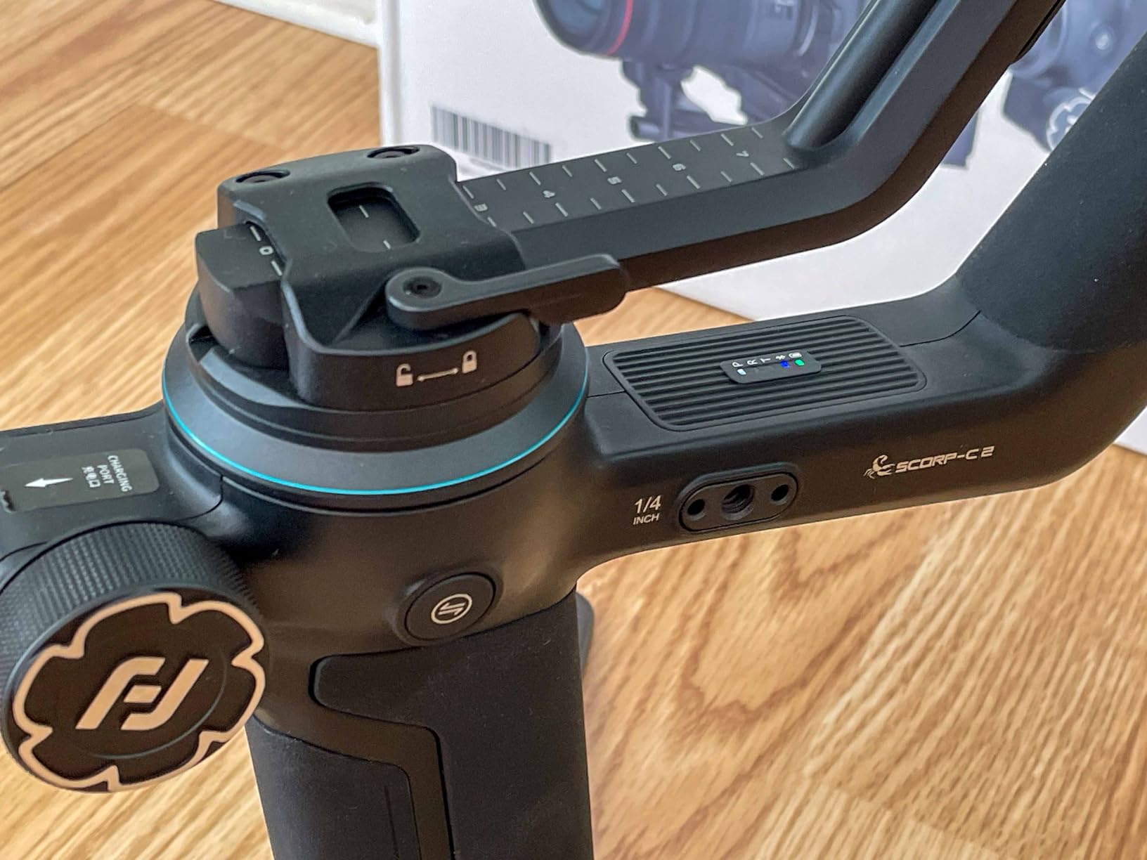 FeiyuTech SCORP-C [Official] Gimbal Stabilizer for DSLR & Mirrorless Cameras, Compatible with Sony a7IV a7s Canon R5 R6 M50 Panasonic Nikon Fujifilm,Max 5.5 lbs Payload,Cable Control,13H Runtime - Customer Photo 4