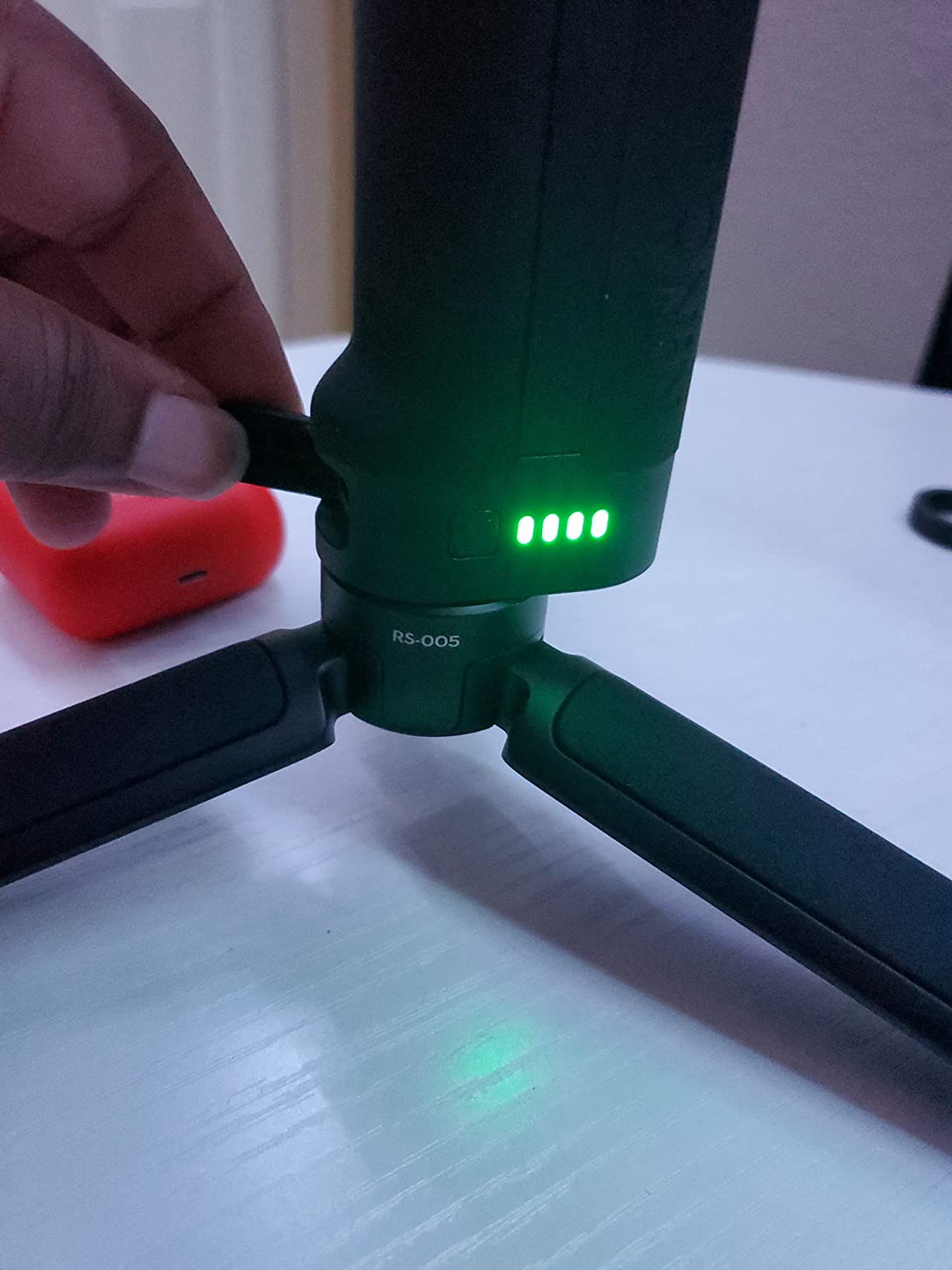 DJI RS 3 Pro, 3-Axis Gimbal for DSLR and Cameras Canon/Sony/Panasonic/Nikon/Fujifilm/BMPCC, Automated Axis Locks, 4.5 kg (10lbs) Payload, LiDAR Focus Camera Stabilizer - Customer Photo 1