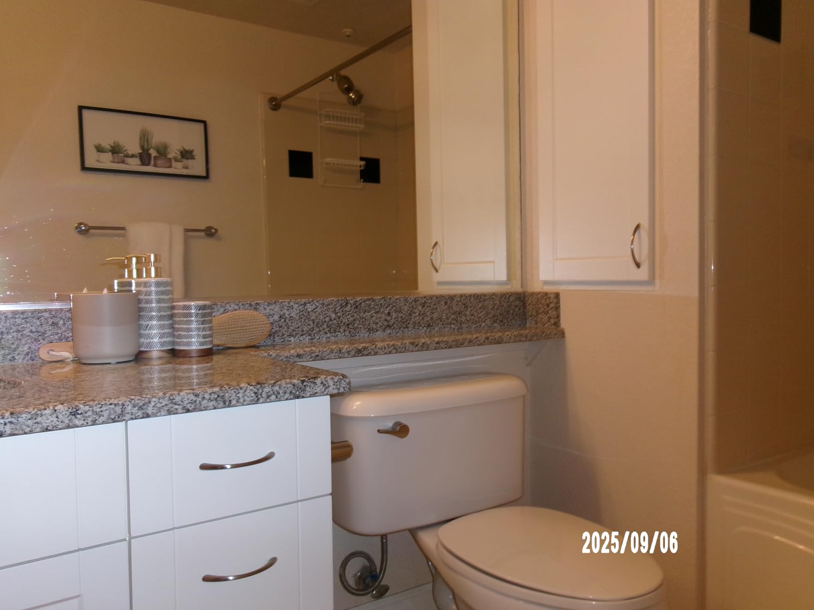 KODAK PIXPRO FZ55-BL 16MP Digital Camera 5X Optical Zoom 28mm Wide Angle 1080P Full HD Video Li-Ion Battery 2.7