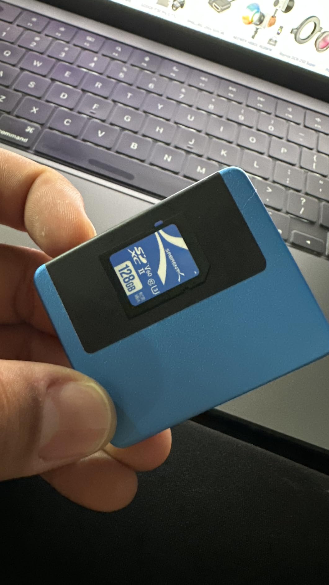 SABRENT Rocket V60 SD UHS-II Memory Card - 128GB, High-Def Video Recording, R270MB/s W170MB, V60 U3 A1 Performance customer photo 1