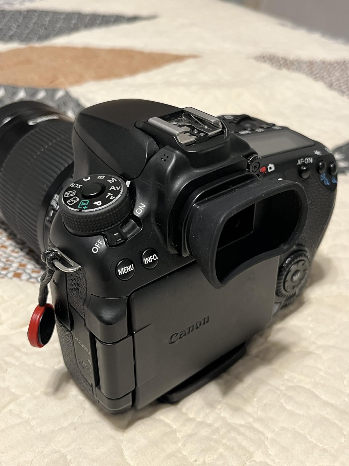 JJC Camera Eyecup Eyepiece Viewfinder for Canon EOS R8 & RP Mirrorless Camera with Extended Soft Silicone Design - Customer Photo 2