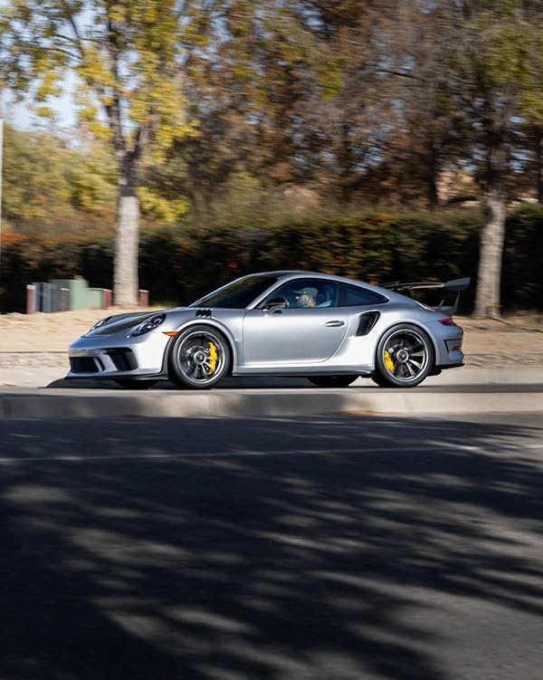 Canon EOS R6 Mark II Mirrorless Camera RF24-105mm F4 L USM Lens Kit, Hybrid Full-Frame Camera, 24.2 Megapixel CMOS Sensor. Photo and Video Camera Capabilities, RF Mount, Black customer photo 1