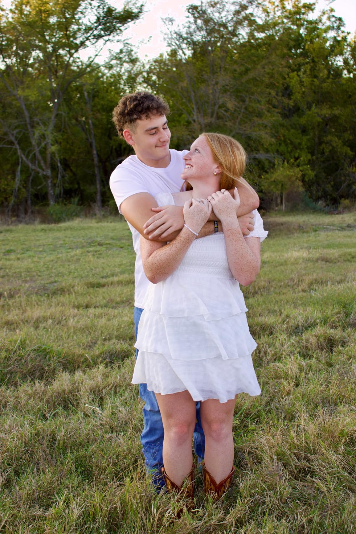 Canon EOS 2000D / Rebel T7 DSLR Camera w/EF-S 18-55mm Lens, 3 Lens Kit: 128GB Memory + Wide Angle + Telephoto + Flash (Renewed) customer photo 2