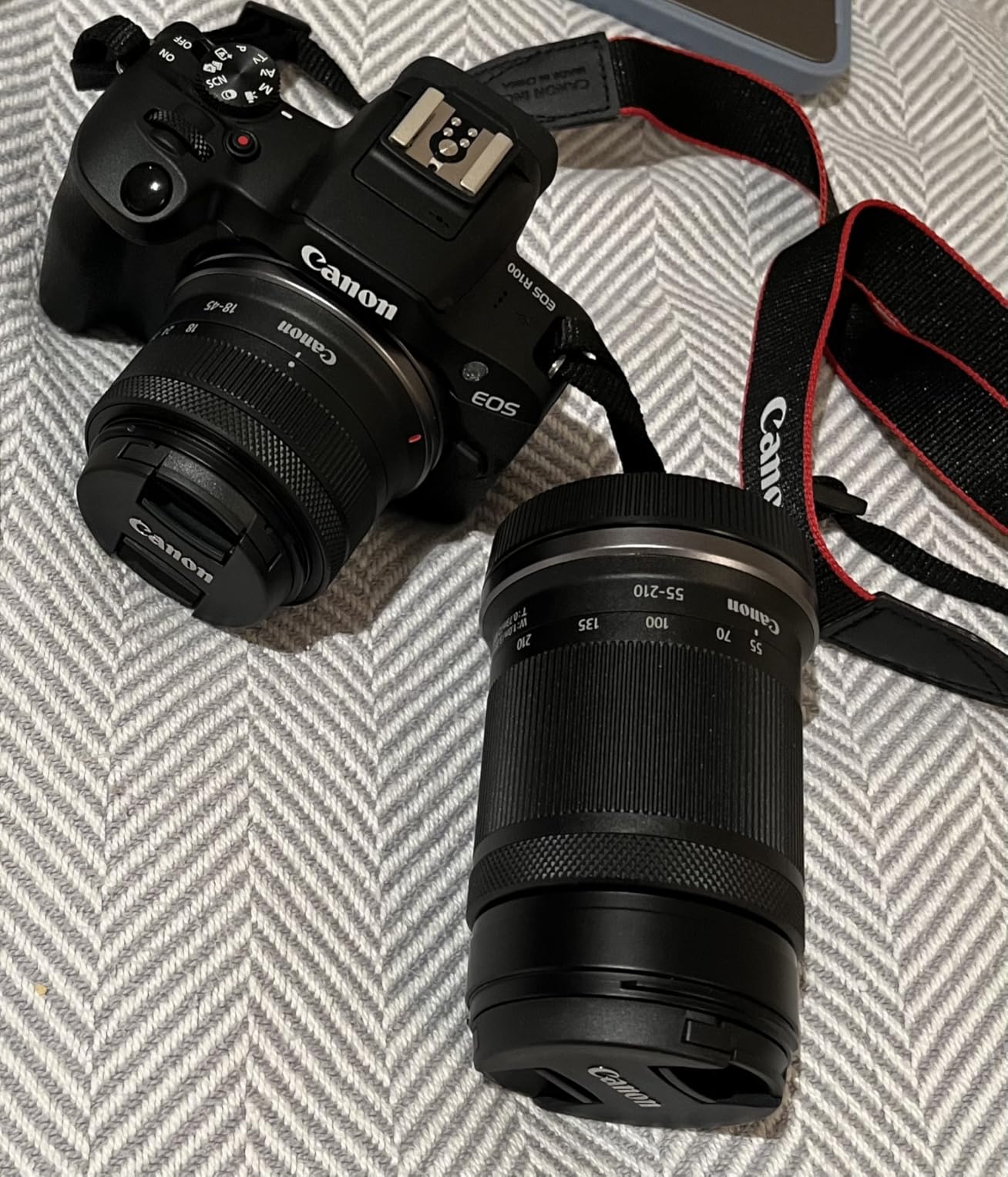 Canon EOS R100 Mirrorless Camera RF-S18-45mm Lens Kit - Customer Photo 1