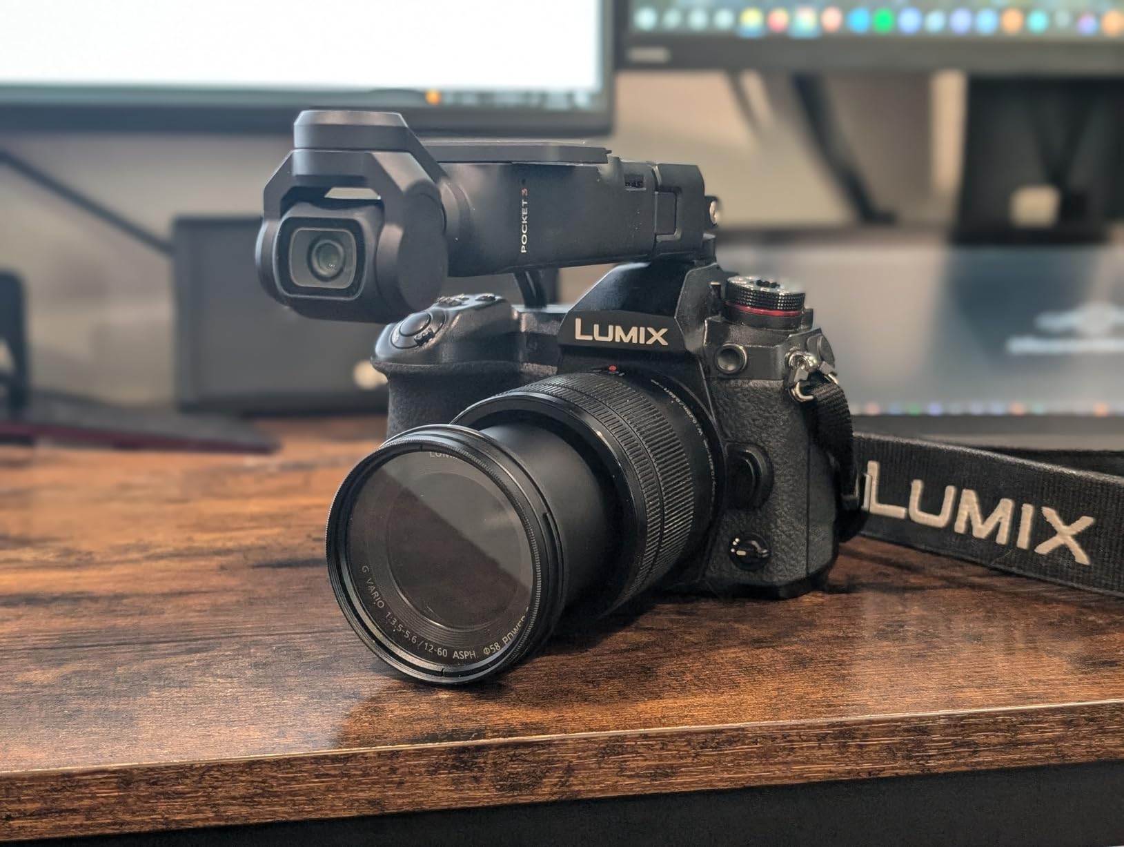 DJI Osmo Pocket 3, Vlogging Cameras with 1'' CMOS & 4K/120fps Vlog Camera, 3-Axis Stabilization, Fast Focusing, Face/Object Tracking, Digital Vlogging Camera for YouTube - Customer Photo 1