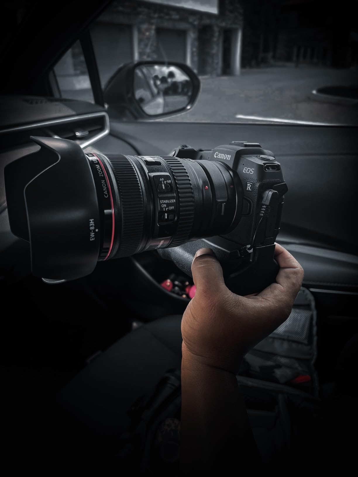 Vertical Power Battery Grip for Canon EOS RP EOS-RP EOS R8 DSLR Camera, Battery Holder for 2X LP-E17 Battery (Battery is not Included) - Customer Photo 1