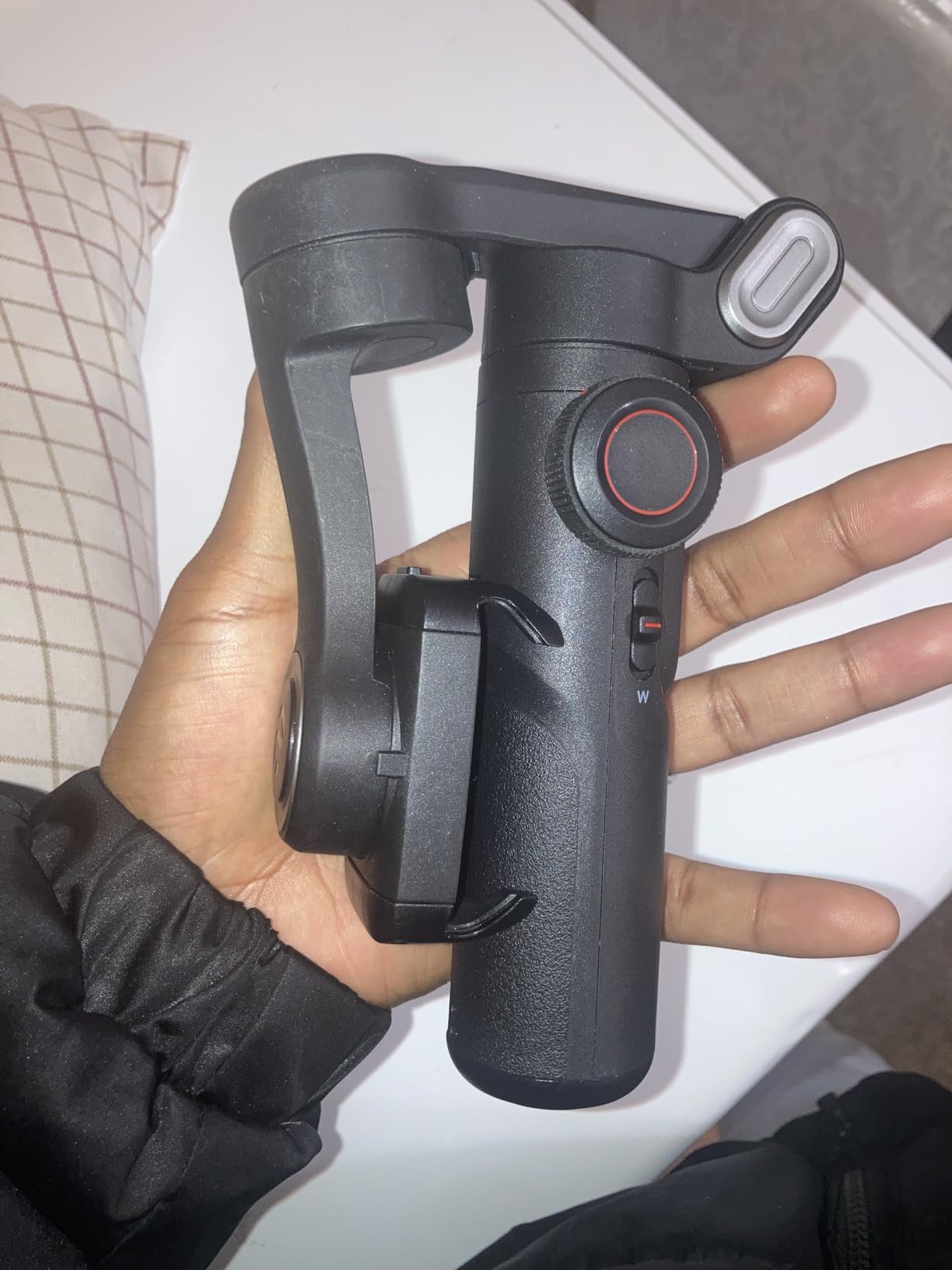 AOCHUAN Gimbal Stabilizer for Smartphone, iPhone Gimbal w/Focus Wheel Face/Object Tracking for iPhone 16 15 Pro Max/Android Foldable 3-Axis Handheld Phone Stabilizer for Video Recording -Smart XE Customer Review AOCHUAN Gimbal Stabilizer for Smartphone, iPhone Gimbal w/Focus Wheel Face/Object Tracking for iPhone 16 15 Pro Max/Android Foldable 3-Axis Handheld Phone Stabilizer for Video Recording -Smart XE - Customer Photo 2