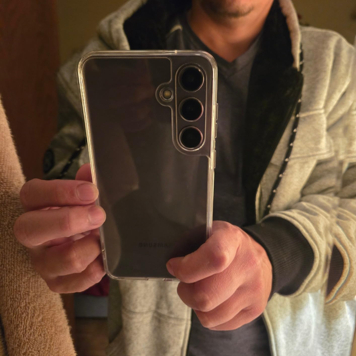 JETech Case for Samsung Galaxy S24 Ultra 5G, Non-Yellowing Shockproof Bumper Protective Phone Cover, Anti-Scratch Hard PC Back (Clear) - Customer Photo 2