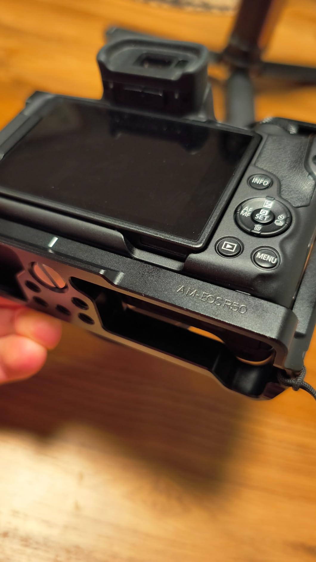 SIRUI Camera Cage for Canon EOS R8 with Cable Clamp for HDMI, Quick Release Plate for Arca/for Manfrotto, Cold Shoe, NATO Rail and Multiple Mount Point, AM-EOSR8 - Customer Photo 2