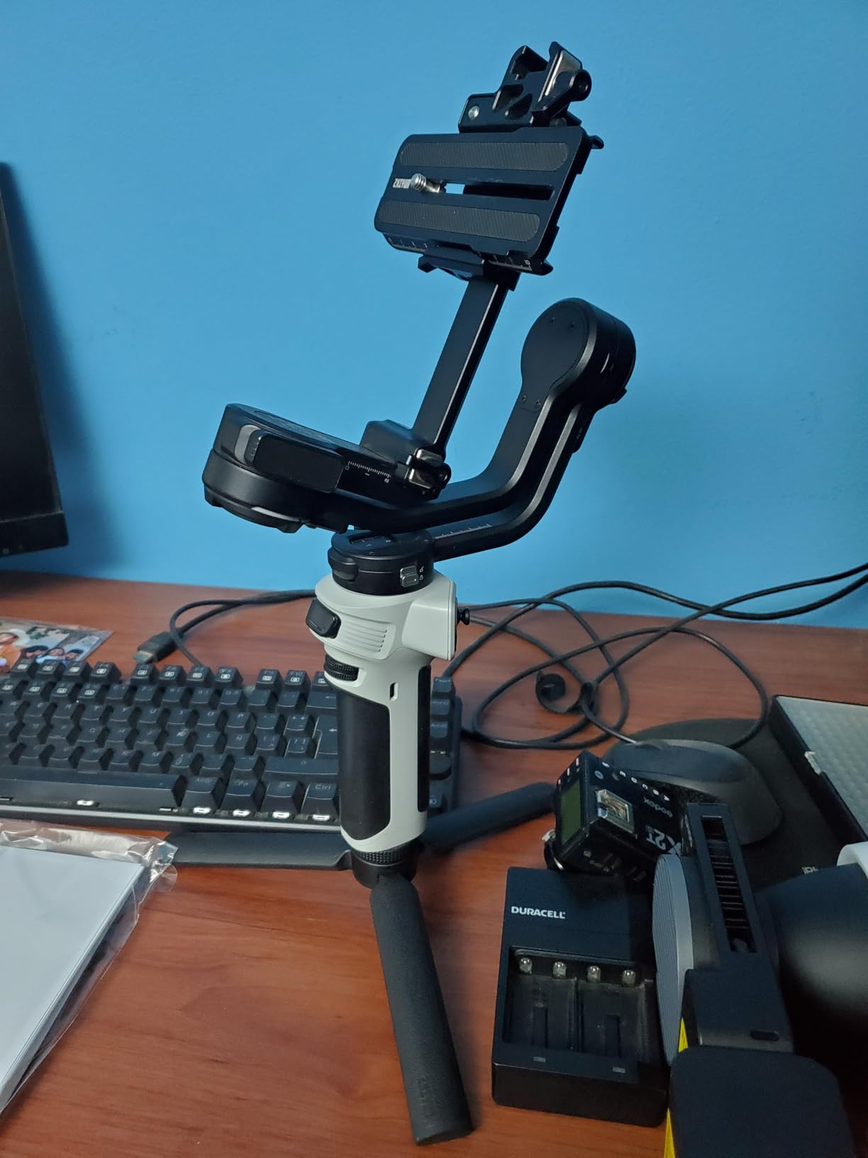 ZHIYUN CINEPEER WEEBILL 3E 3-Axis Gimbal Stabilizer for Canon/Sony/Panasonic/Nikon Camera,Up to 6.6lbs (3kg) Payload Extendable Sling Grip Native Vertical Shooting Handheld Camera Gimbal - Customer Photo 1