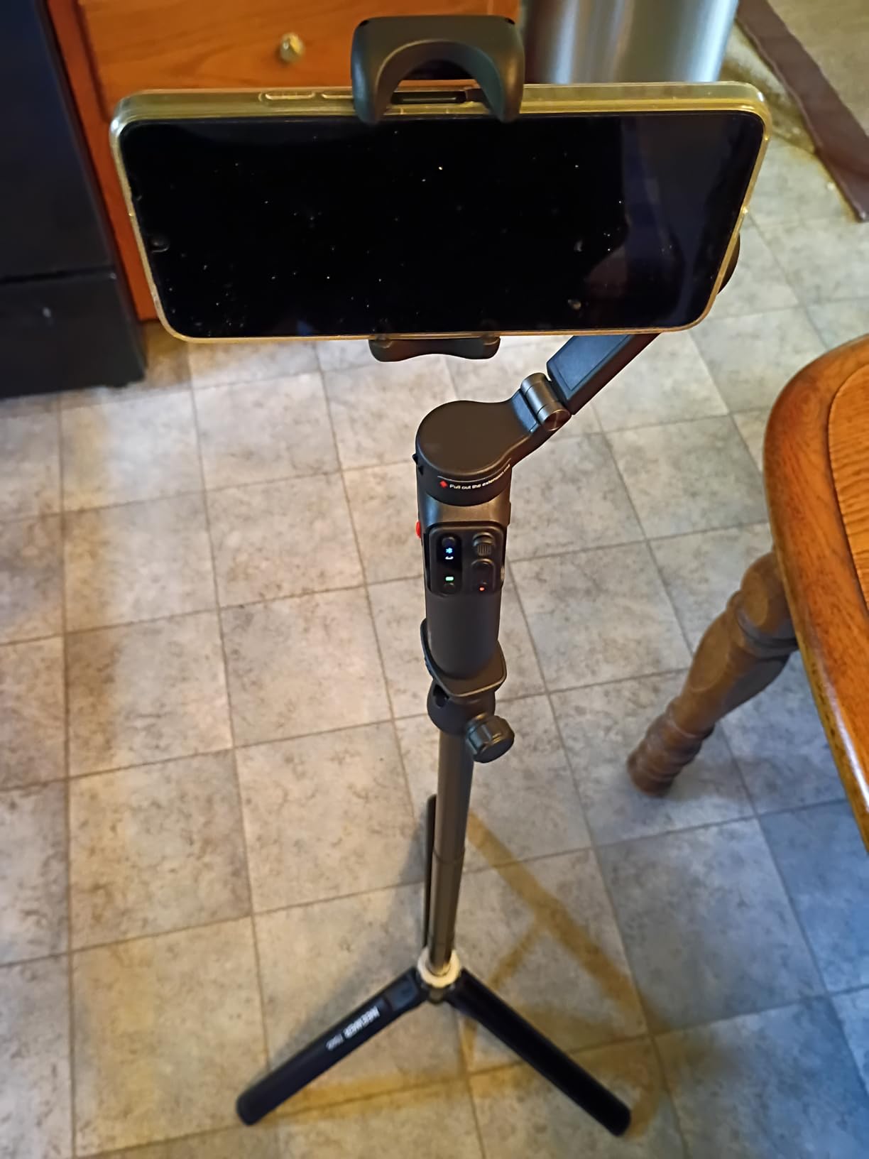 Hohem iSteady X3 SE Gimbal Stabilizer for iPhone, Phone Stabilizer with Detachable Remote Control, Portable Foldable 3-Axis Phone Gimbal for Android & iPhone 16 15 Pro Max, Ideal for Travel Vlogging customer photo 1