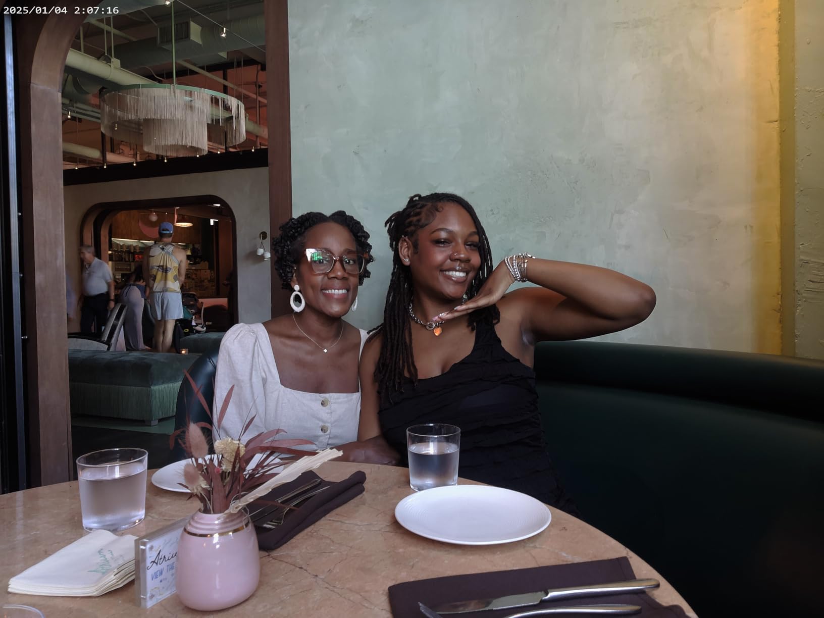 5K Digital Camera - 72MP UHD Digital Cameras for Photography - Autofocus Point and Shoot Small Camera with Flash for Kids - 2.8 Inch Screen Compact Portable Vlogging Camara with 16X Zoom, 32GB SD Card - Customer Photo 1