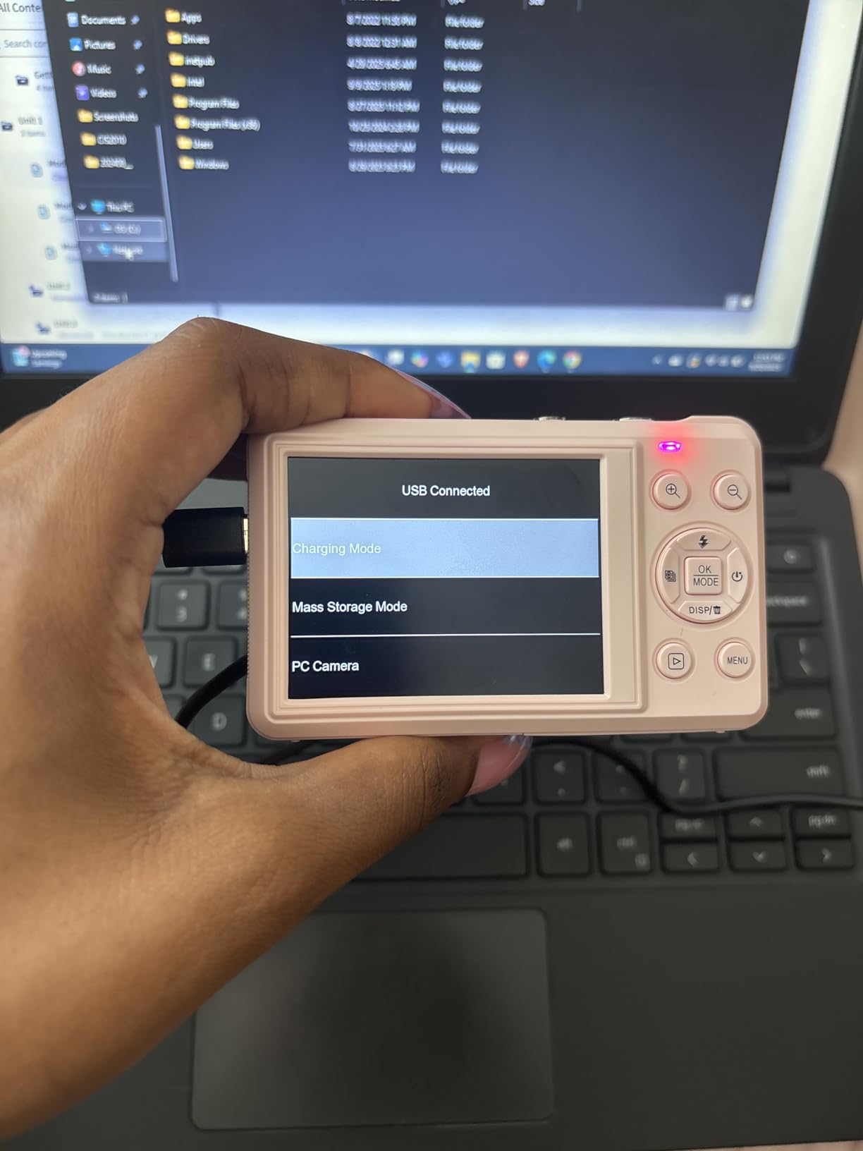 5K Digital Camera - 72MP UHD Digital Cameras for Photography - Autofocus Point and Shoot Small Camera with Flash for Kids - 2.8 Inch Screen Compact Portable Vlogging Camara with 16X Zoom, 32GB SD Card - Customer Photo 2