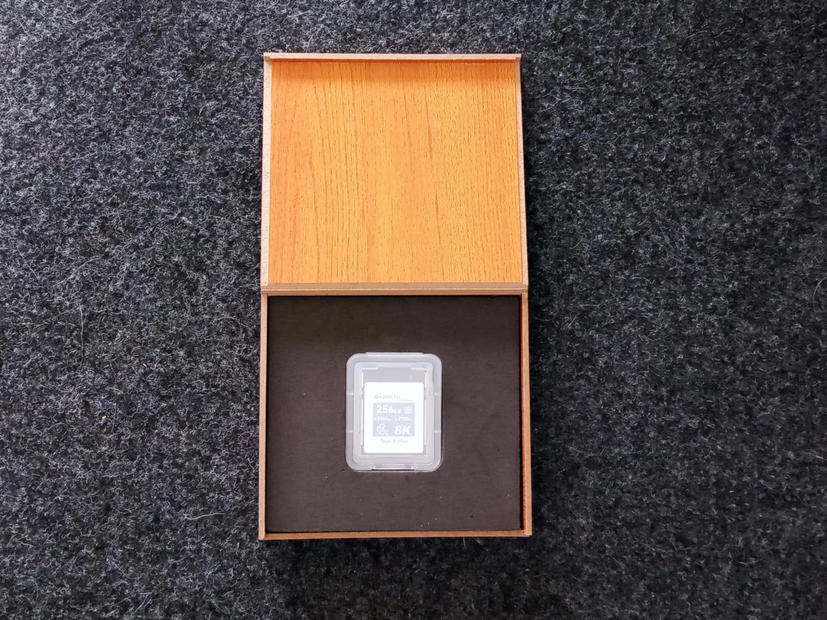 512GB CFexpress Type B 4.0 Memory Card, Write 3500MB Read 3400MB/s 8K RAW Recording for Photographers, Videographers, VPG400 Compatible with Nikon Canon Cameras - Customer Photo 1