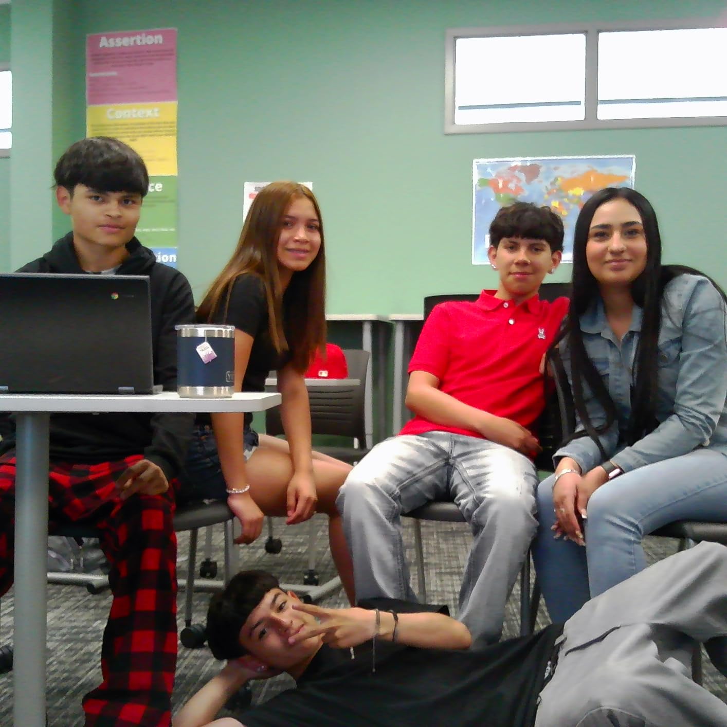 Mini Vintage Digital Camera, Portable Retro Twin-Lens Reflex Style Digital Camera with 16GB Card, 12MP Photos, Autofocus, 1080P FHD Video, 1000mAh Battery and Dual Filters, Perfect for Boys & Girls - Customer Photo 2