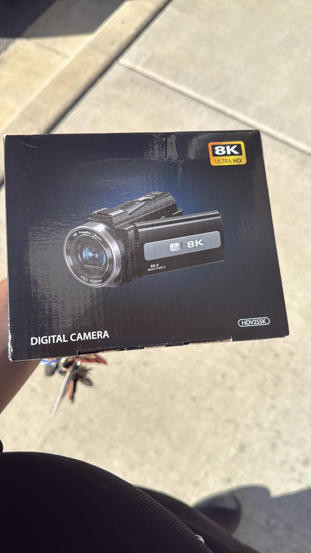 8K Video Camera Camcorder 88MP UHD WiFi Vlogging Cameras for YouTube 18X Digital Zoom IR Night Vision 3.0''Touch Screen Camera with 32GB Card, Microphone, Stabilizer, Lens Hood, Remote, Batteries - Customer Photo 1