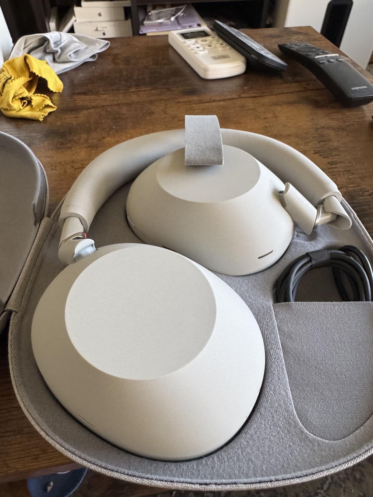 Sony WH-1000XM6 The Best Noise Canceling Wireless Headphones, HD NC Processor QN3, 12 Microphones, Adaptive NC Optimizer, Studio-Quality, 30-Hour Battery, Black customer photo 2