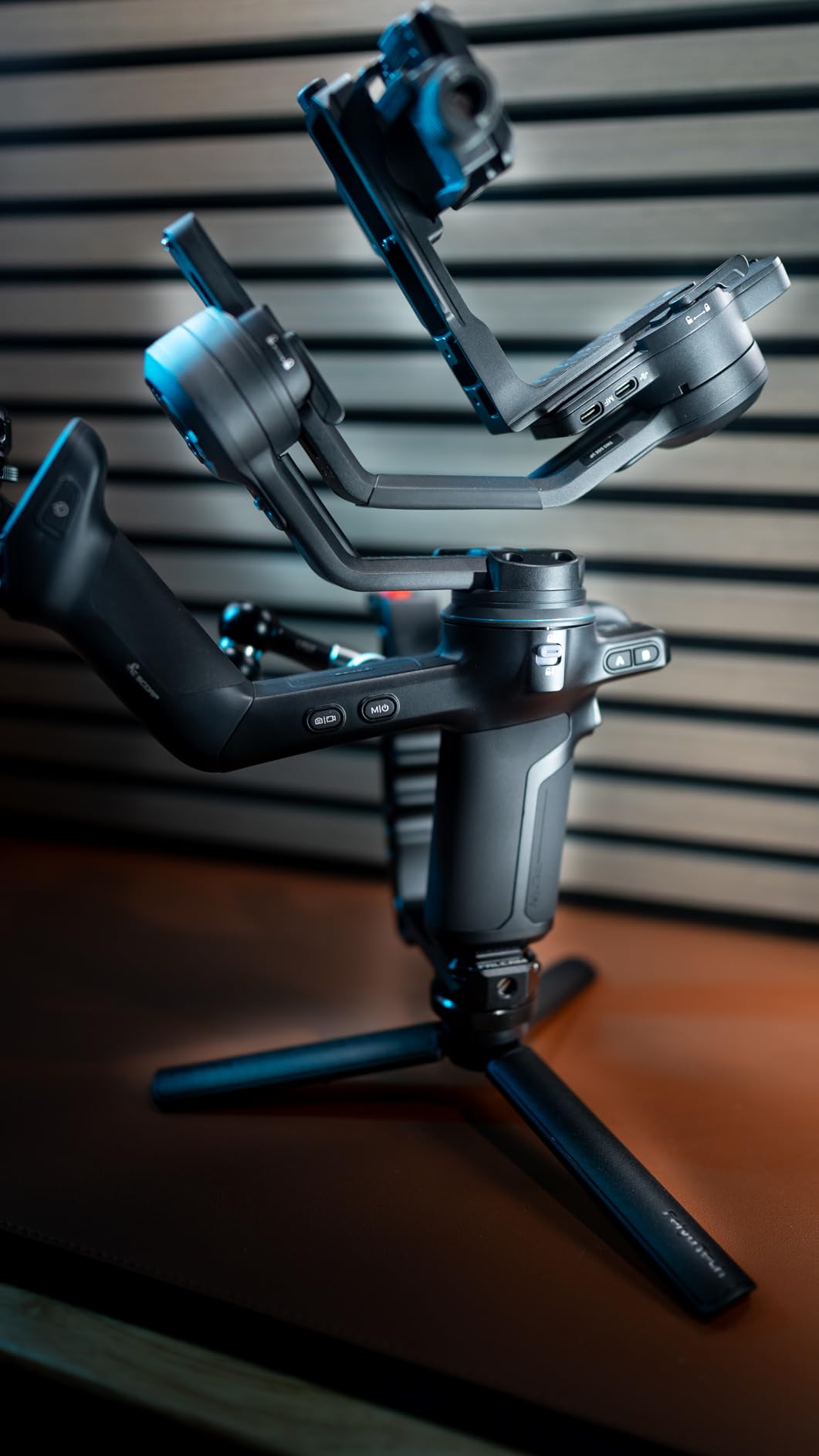 FeiyuTech SCORP 3 KIT Gimbal Stabilizer for DSLR and Mirrorless Camera,Built-in AI Tracking,Detachable Handle,3-Axis Gimbal for Sony/Canon/Nikon/Fujifilm, Max 7.721lbs,Touch Screen with Case - Customer Photo 3