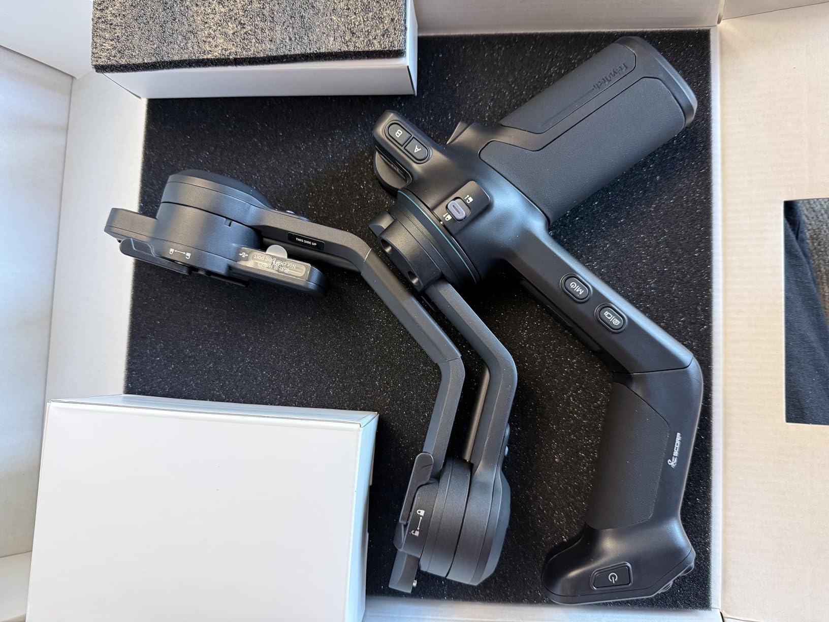 FeiyuTech SCORP 3 Gimbal Stabilizer for Camera, Built-in AI Tracking Sensor & Detachable Remote Control, 3.5KG Payload Camera Stabilizer with Touch Screen, Vertical Shooting - Customer Photo 1