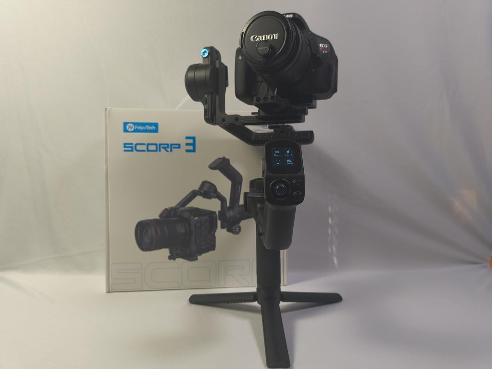 FeiyuTech SCORP 3 Professional Video Stabilizer with Detachable Handle, AI Tracking, 1.3 inch Touchscreen, Gimbal Stabilizer for Cameras Canon/Sony/Nikon/Fujifilm, Native Vertical Shooting, Max 7.72lbs customer photo 1