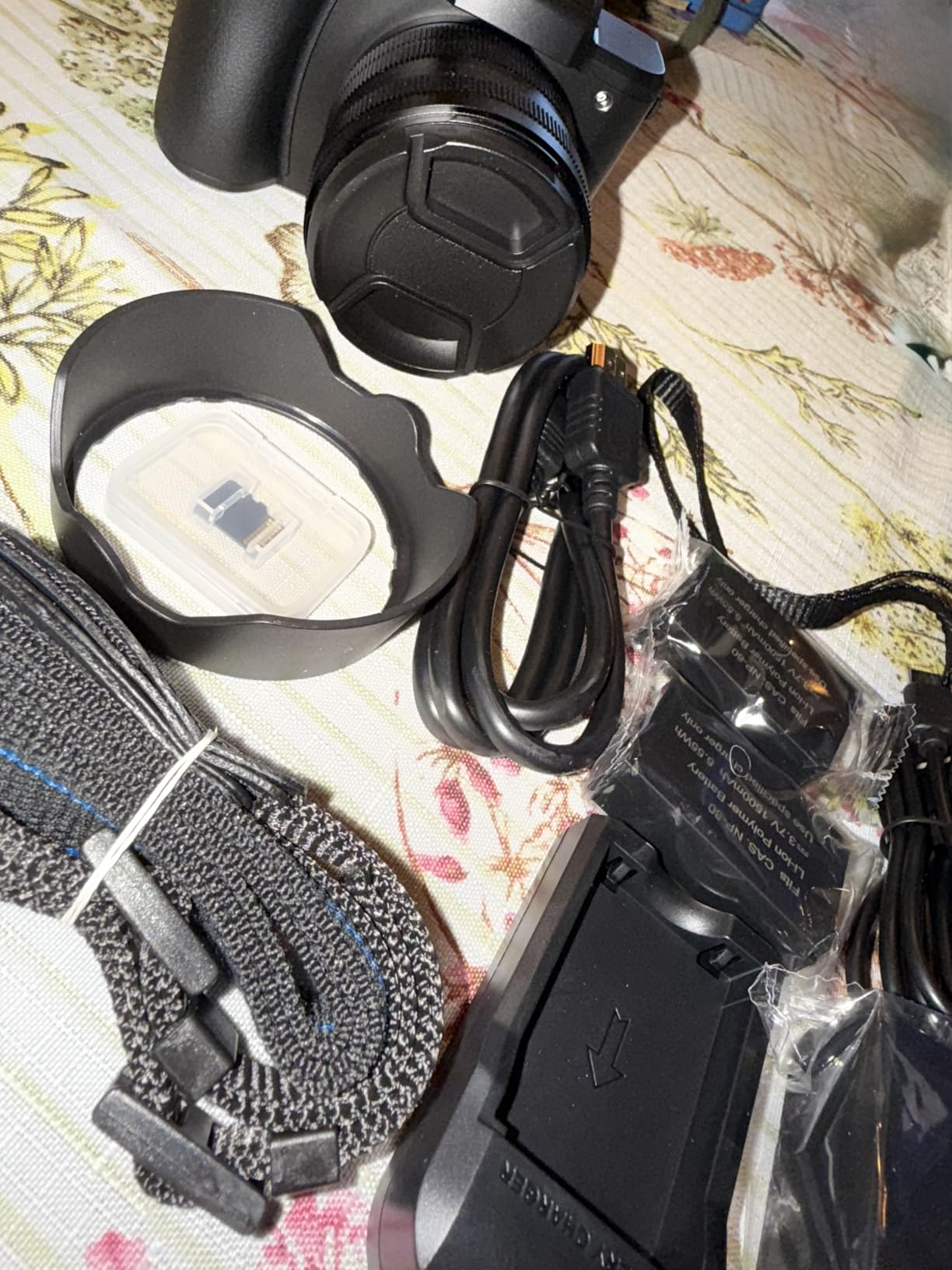 8K Digital Cameras for Photography - Autofocus 88MP WiFi Profession Camera with Dual-Lens - 16X Digital Zoom Photography Camera for YouTube with Lens Hood, Touch Screen, 2 Batteries & Charging Stand - Customer Photo 3