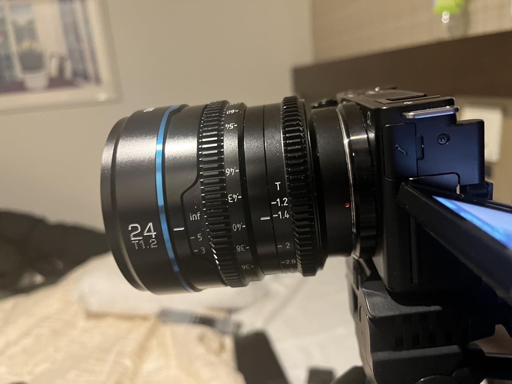 Sony Alpha ZV-E10 - APS-C Interchangeable Lens Mirrorless Vlog Camera Kit - Black, ZVE10KB - Customer Photo 1