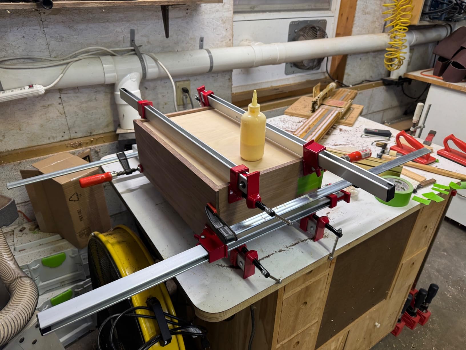 Shop Fox D2465 Aluminum Bar Clamp, 24