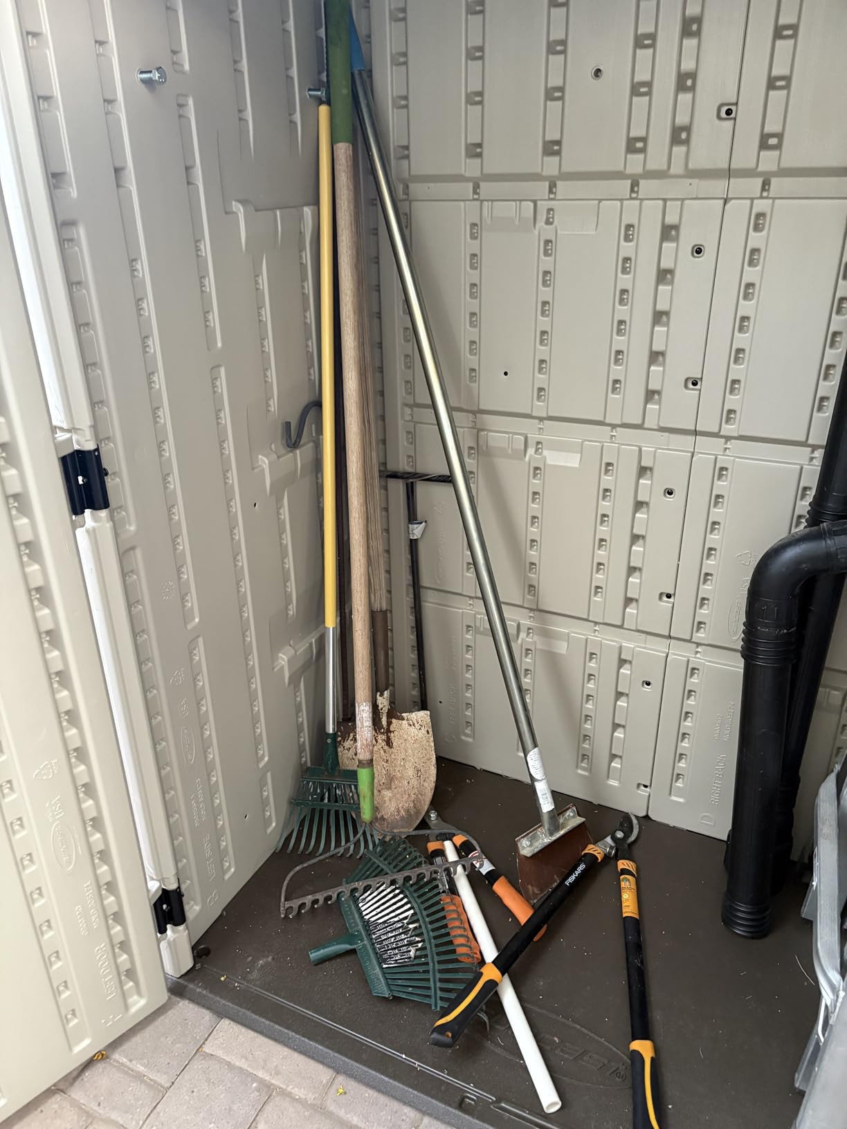 Rubbermaid Garage Tool Tower Rack Easy to Assemble Wheeled Organizes up to 40 Long-Handled Tools/Rakes/ Brooms/Shovles in Home/House/Outdoor/Shed Black - Customer Photo 1