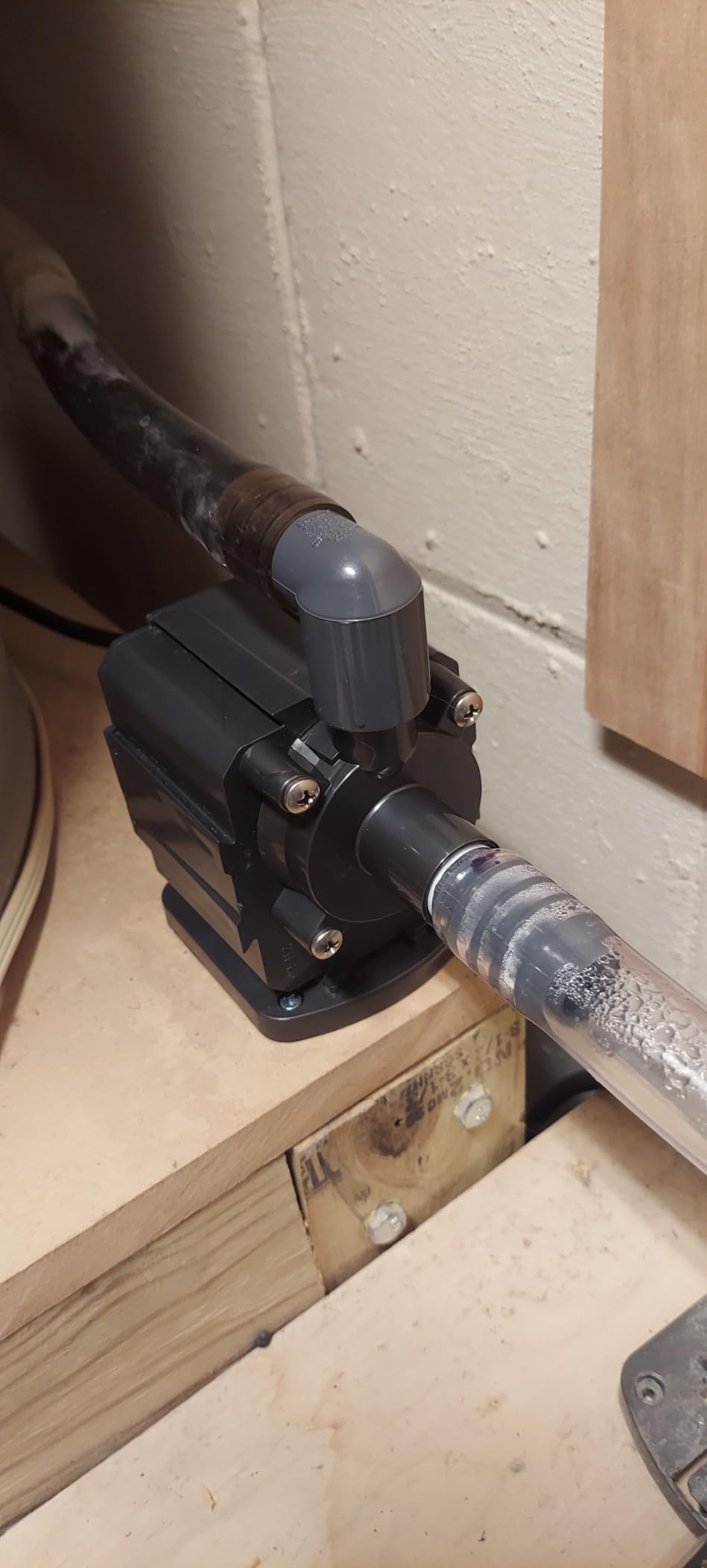 Danner Manufacturing, Inc., Pondmaster 700 GPH Pond-Mag, Magnetic Drive Water Pump, 02527 - Customer Photo 2