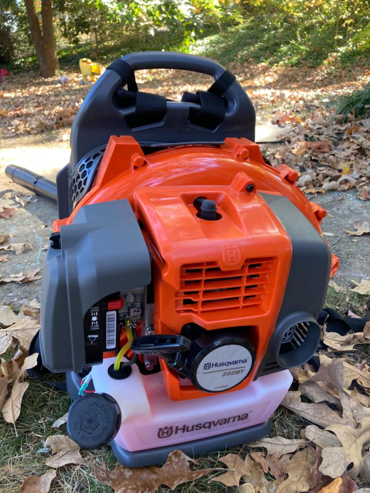 Husqvarna 350BT Gas Leaf Blower, 50.2-cc 2.1-HP 2-Cycle Backpack Leaf Blower with 692-CFM, 180-MPH, 21-N Powerful Clearing Performance and Ergonomic Harness System customer photo 1
