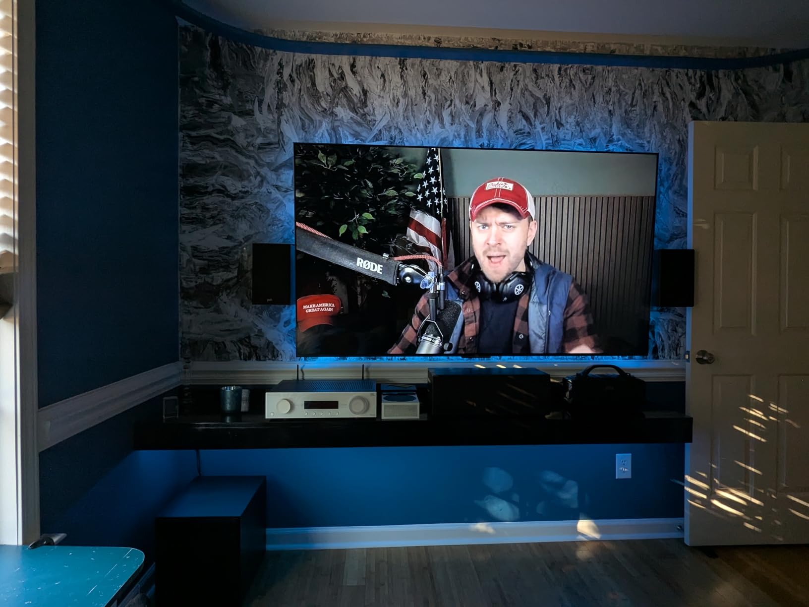 Polk Audio T15 Home Theater and Stereo Bookshelf Speakers – Deep Bass Response, Dolby and DTS Surround, Wall-Mountable, Pair, Black - Customer Photo 4