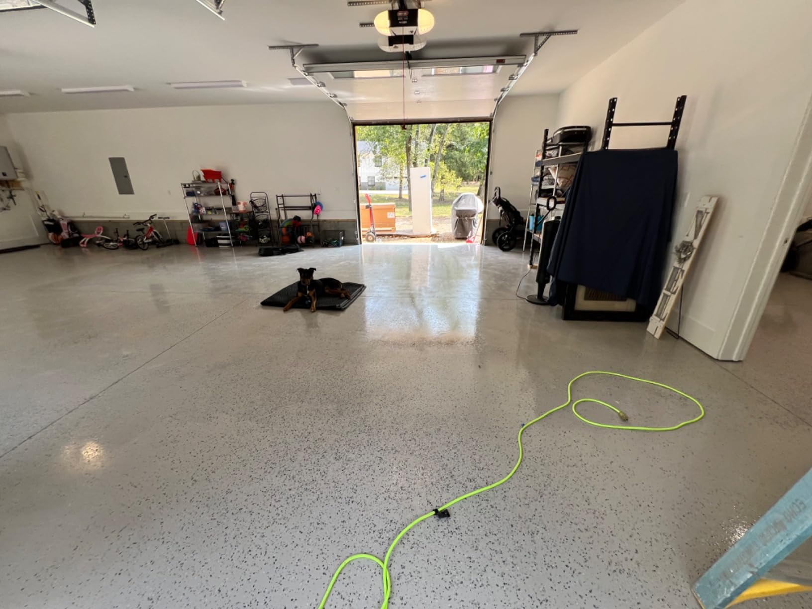 Rust-Oleum 251965 EPOXYSHIELD Garage Floor Coating Kit, 1 Car, Gloss Gray - Customer Photo 2