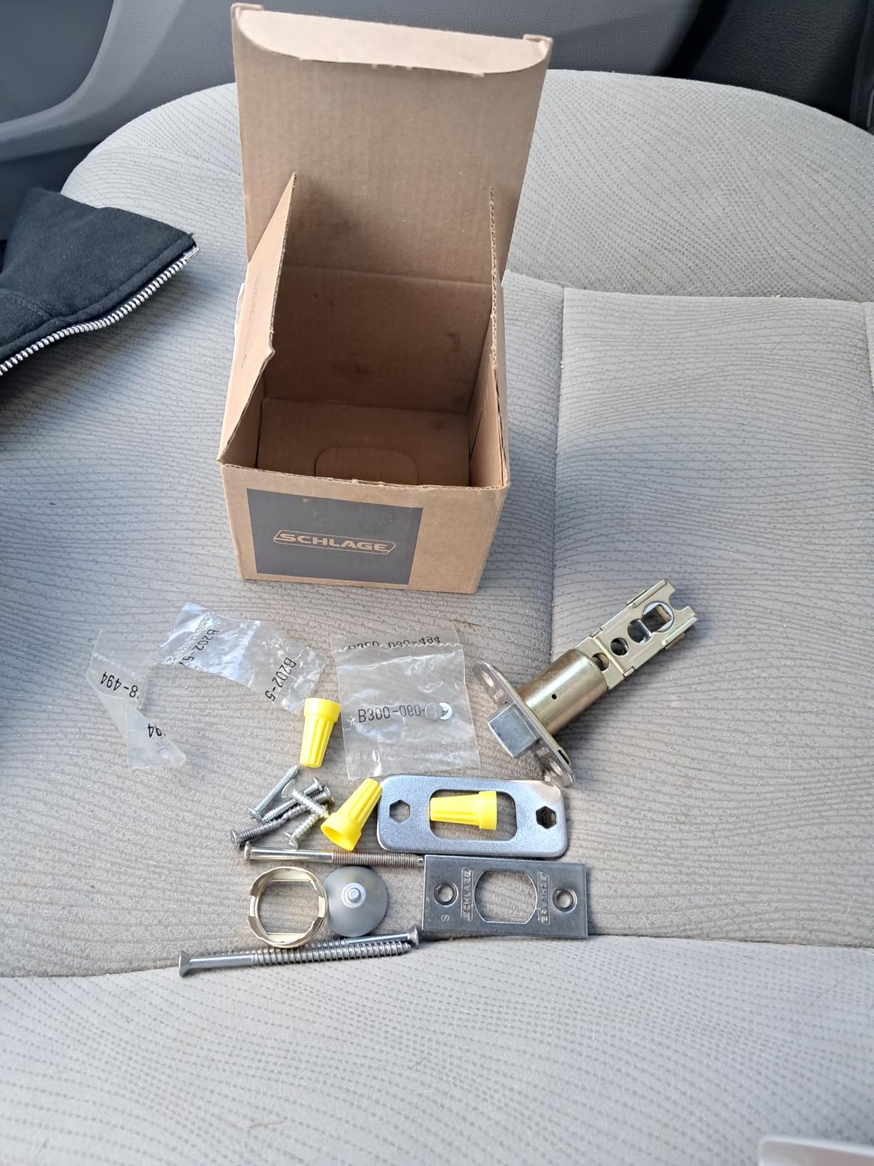 Schlage B62 N 626 Deadbolt, Keyed 2 Sides, Highest Residential Security, Satin Chrome - Customer Photo 2