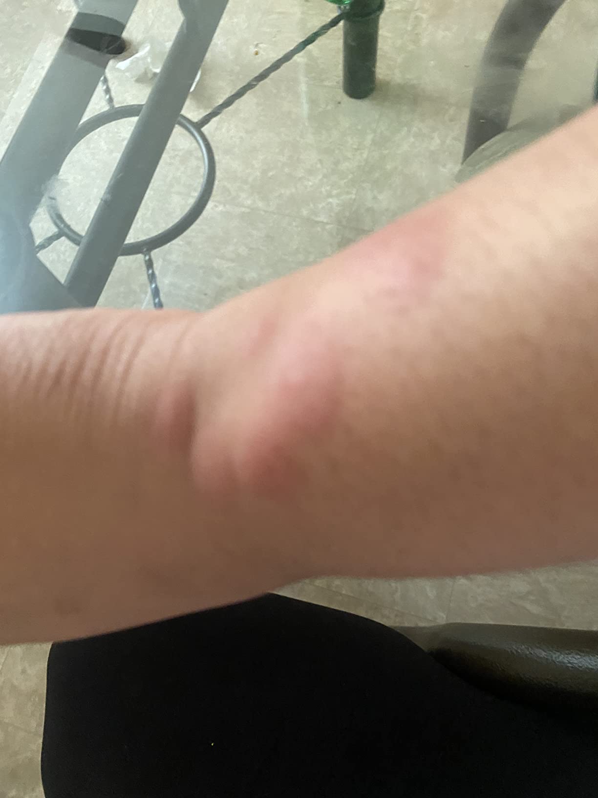 Hot Shot BedBug And Flea Fogger 3 Count-2 Ounce Cans, With Nylar, Inhibits Flea Reinfestation - Customer Photo 2