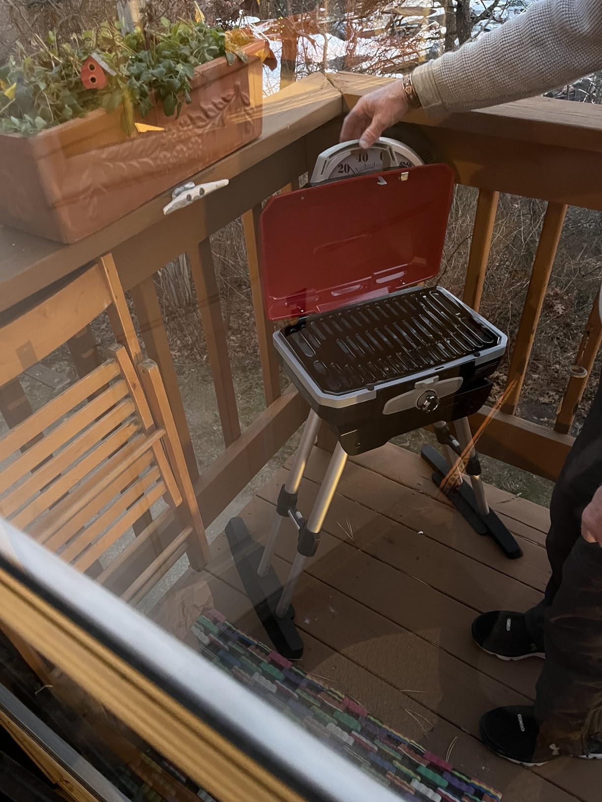 Cuisinart Petite Gourmet Portable Gas Grill with VersaStand, Compact Portable Grill Propane, 150 Sq. In. Cooking Surface, 5,500 BTU Burner Small Gas Grills for Camping, BBQ, Adjustable Base, Handles - Customer Photo 2